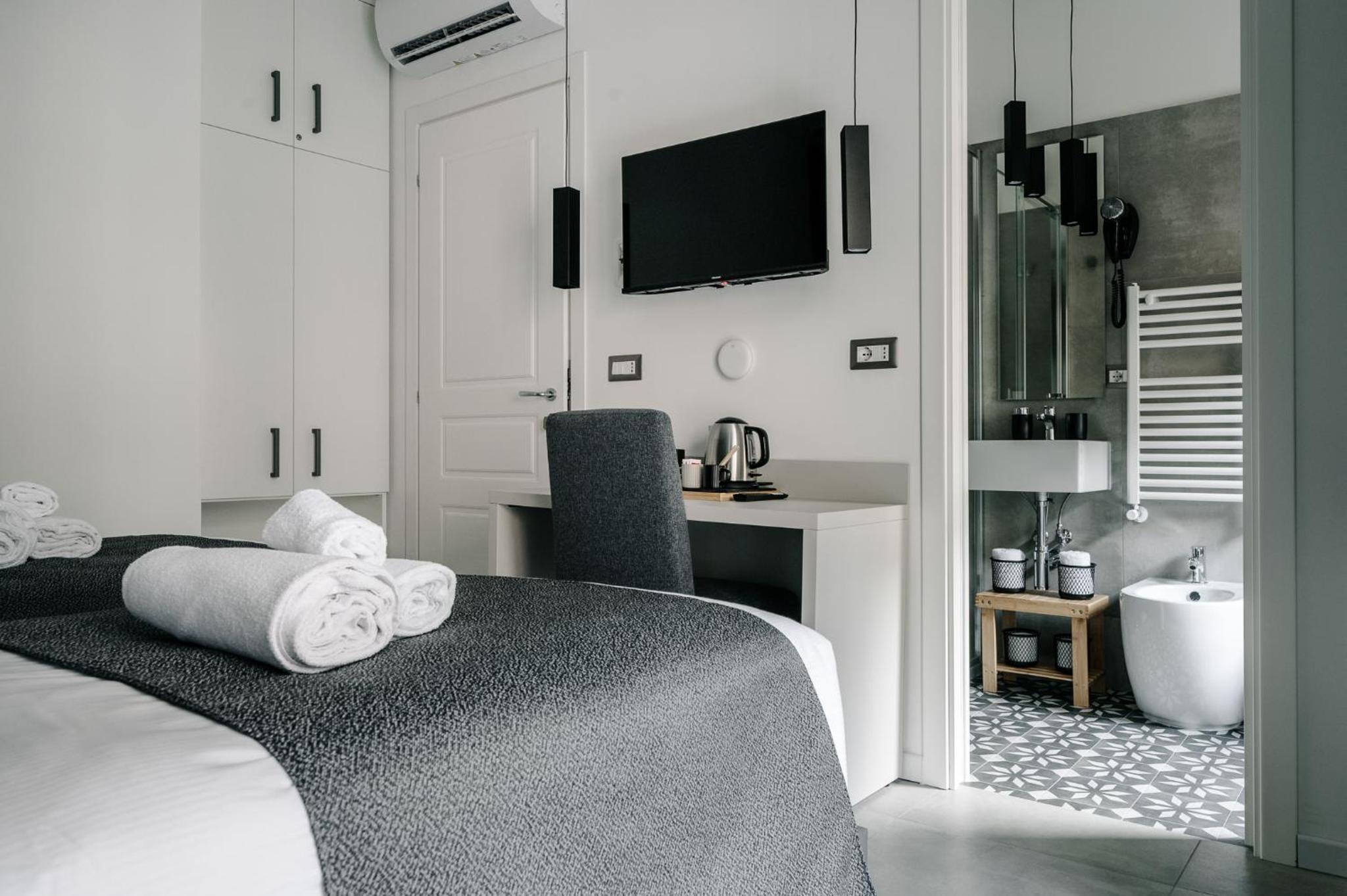 Double or Twin Room with Private Bathroom photo 1