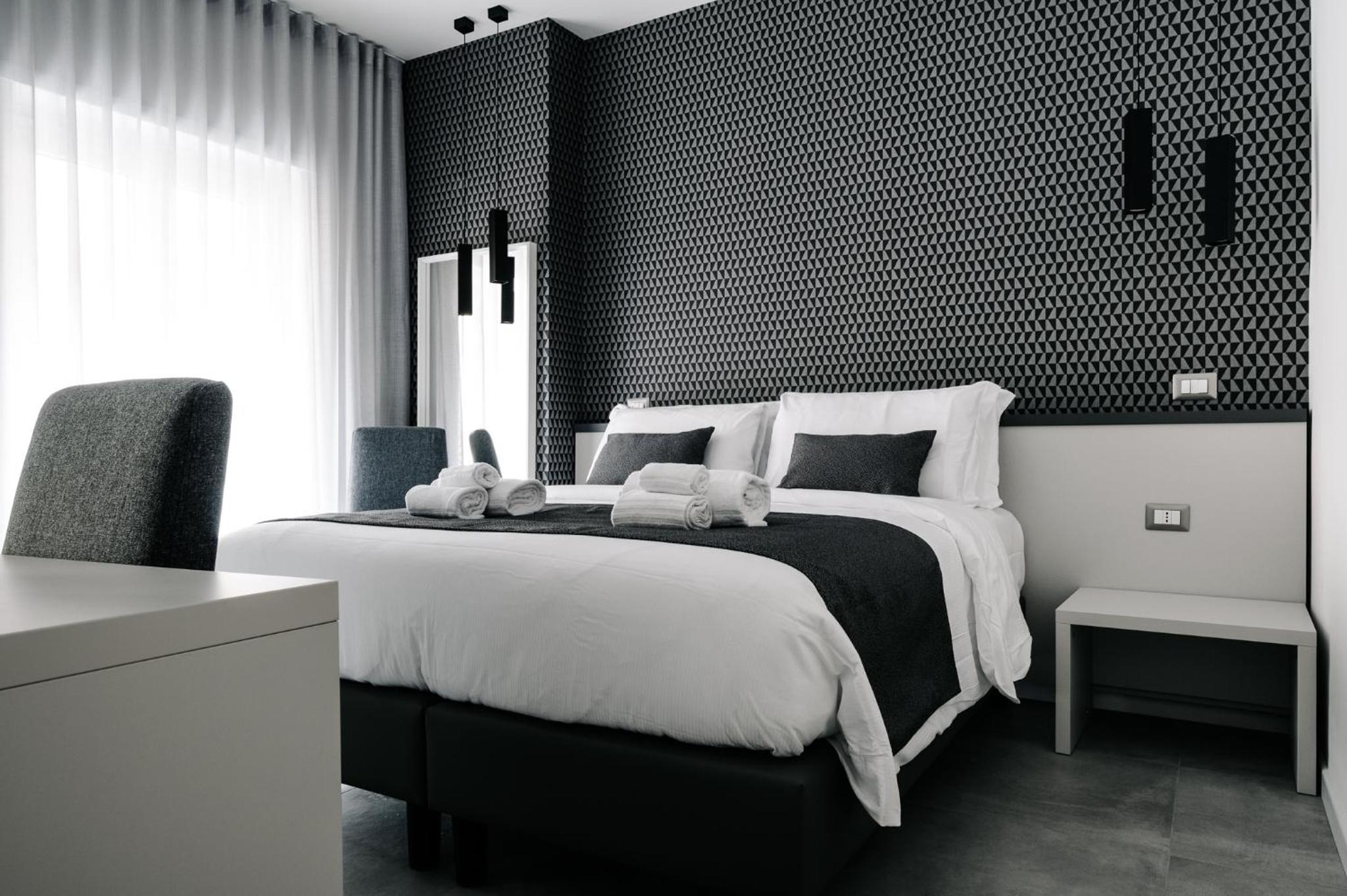 Double or Twin Room with Private Bathroom photo 2