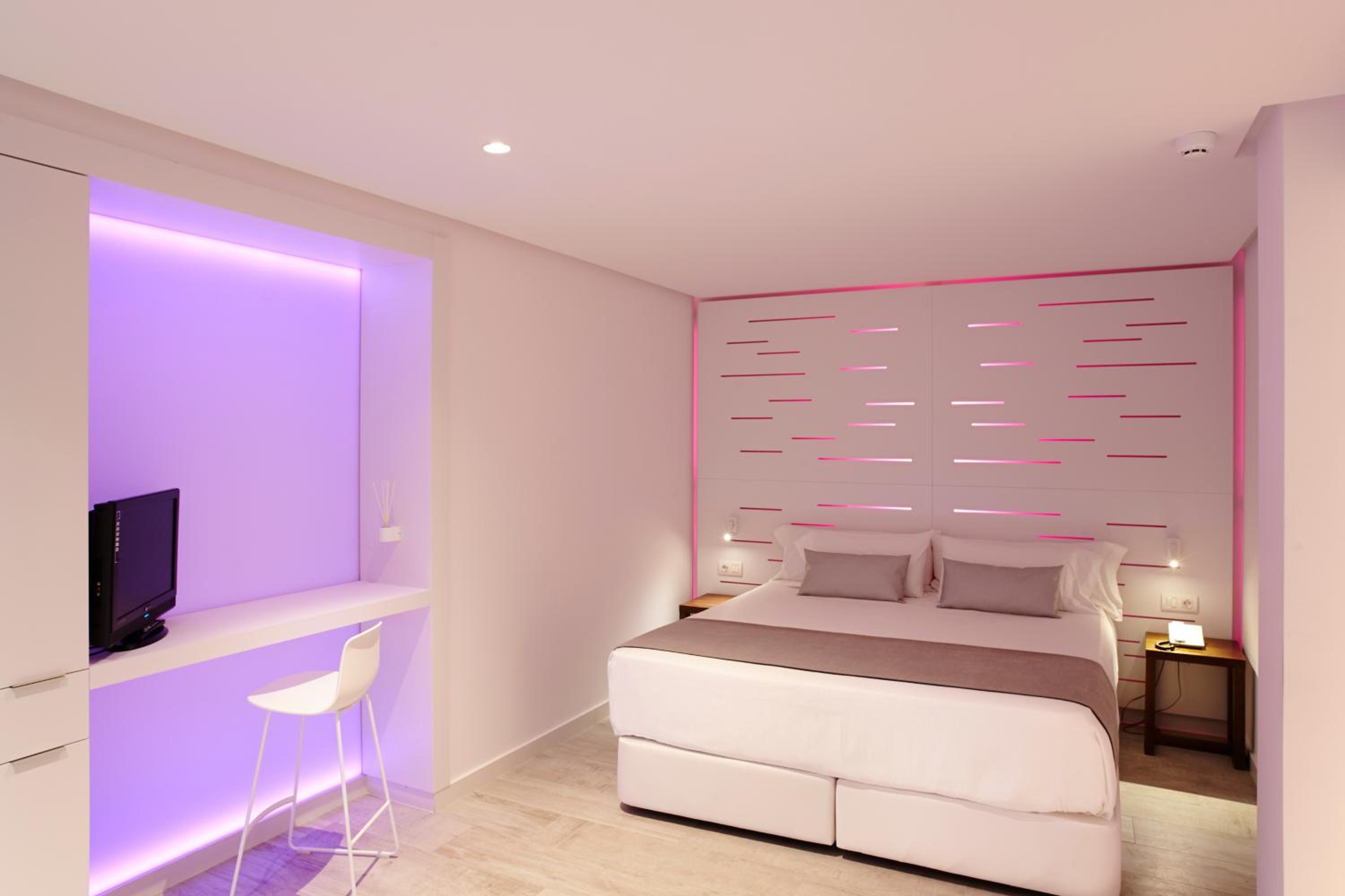 Habitación Doble Familiar (2 adultos + 1 niño)