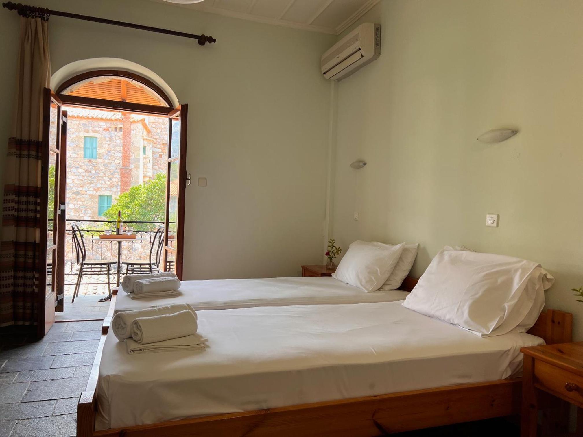 Twin Room with Mountain View