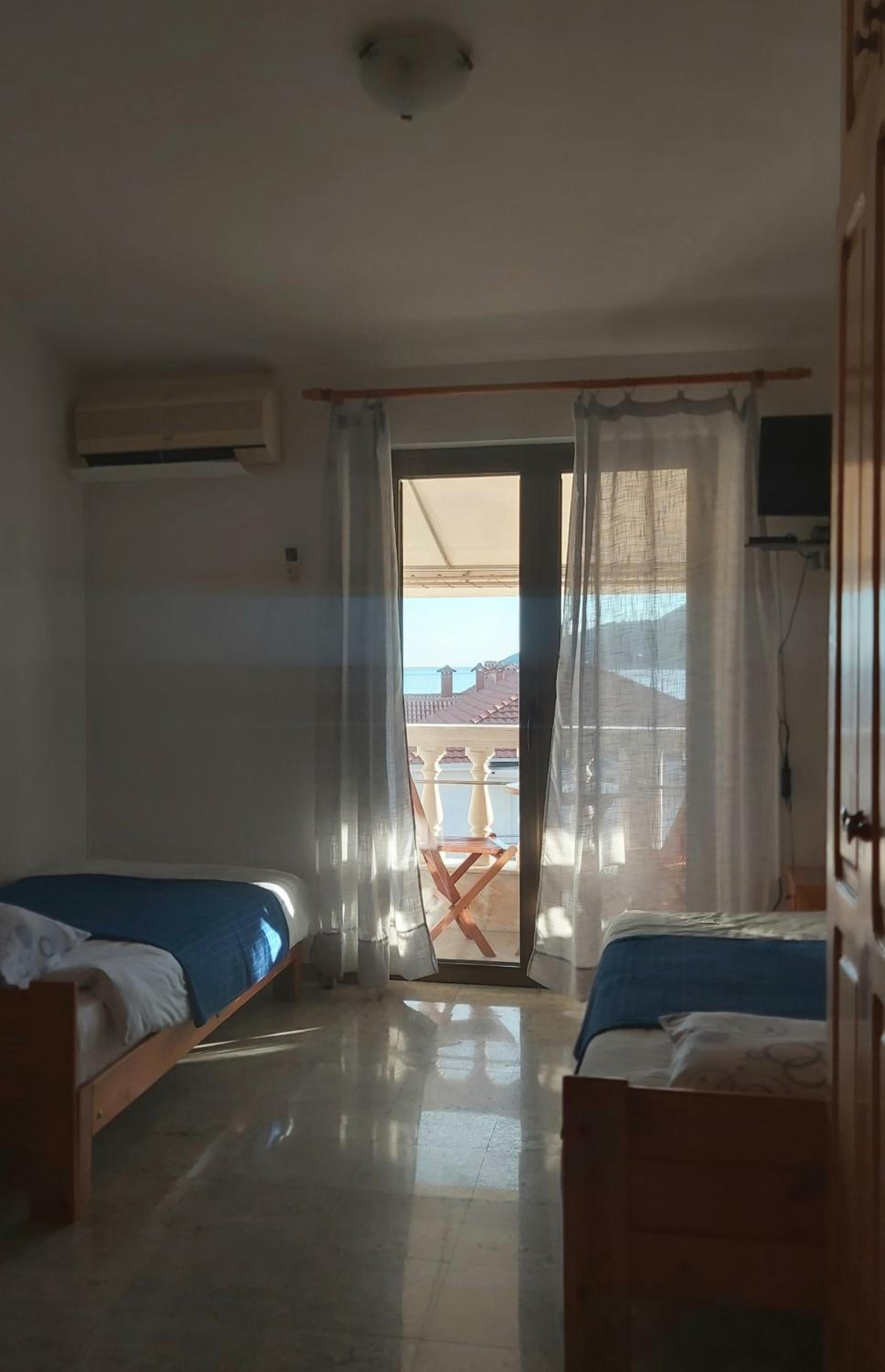 Twin Room with Balcony photo 2