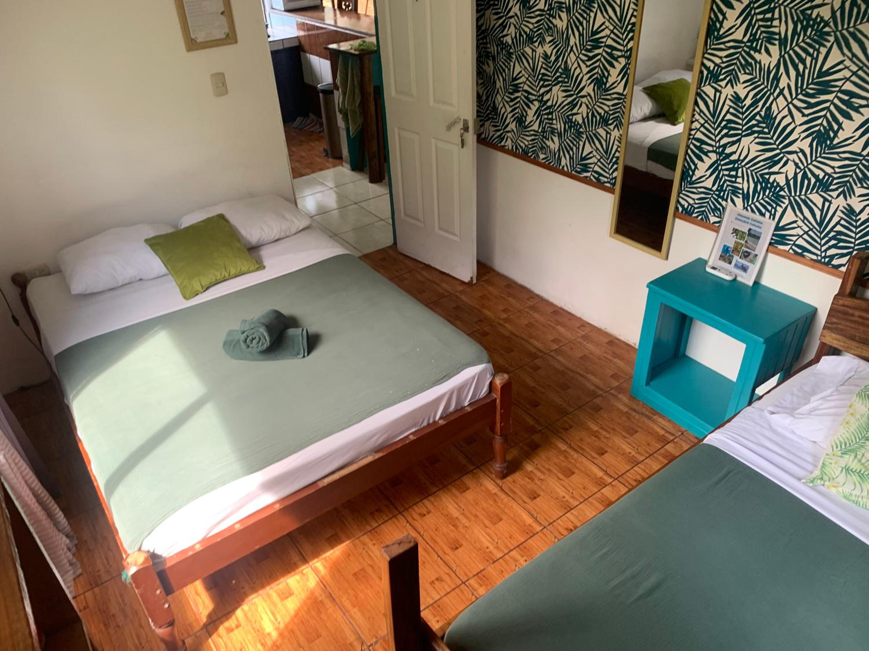 Basic Triple Room with Shared Bathroom photo 3