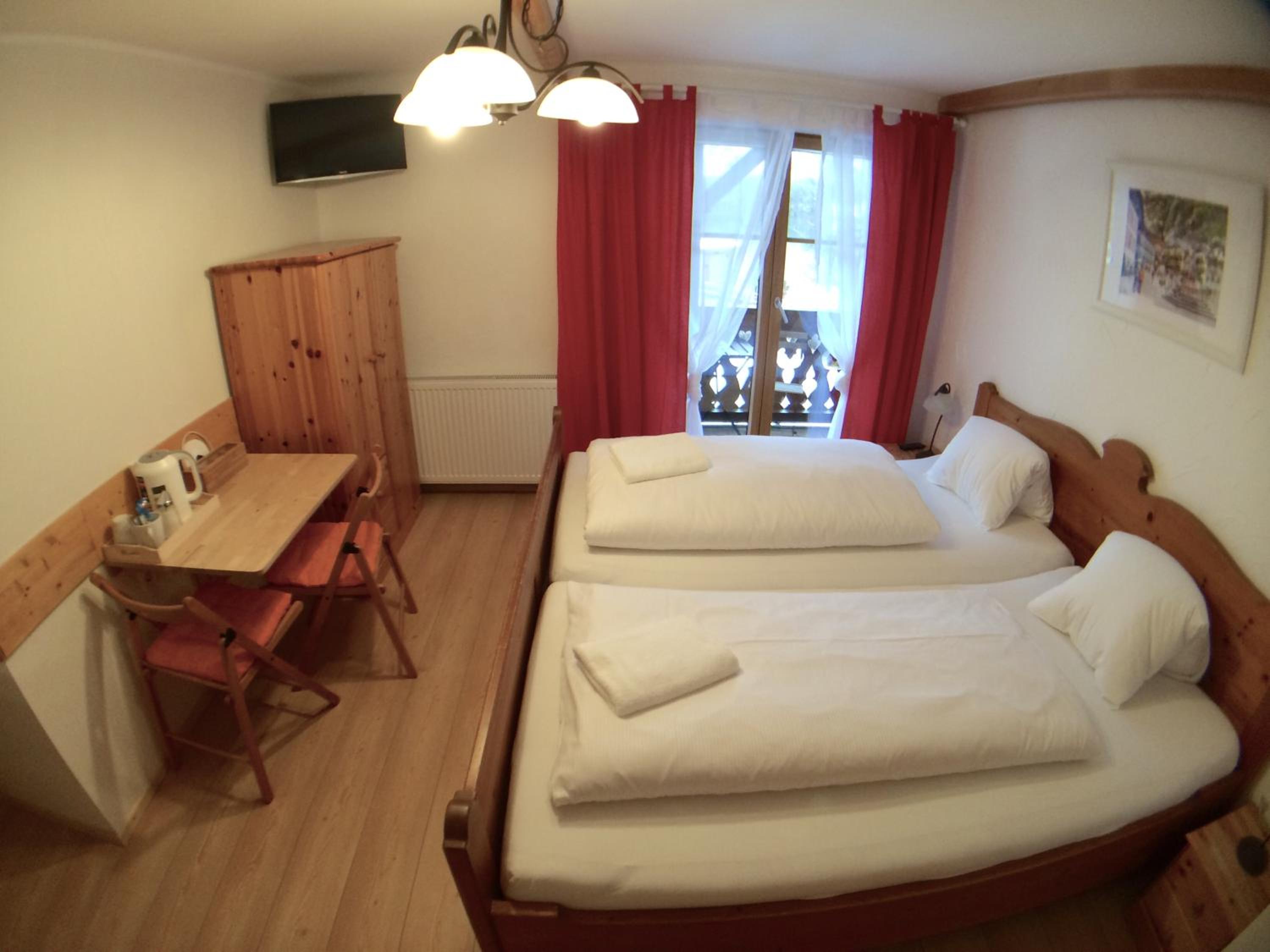 Small Double Room with Lake View - Second Floor - Photo 4