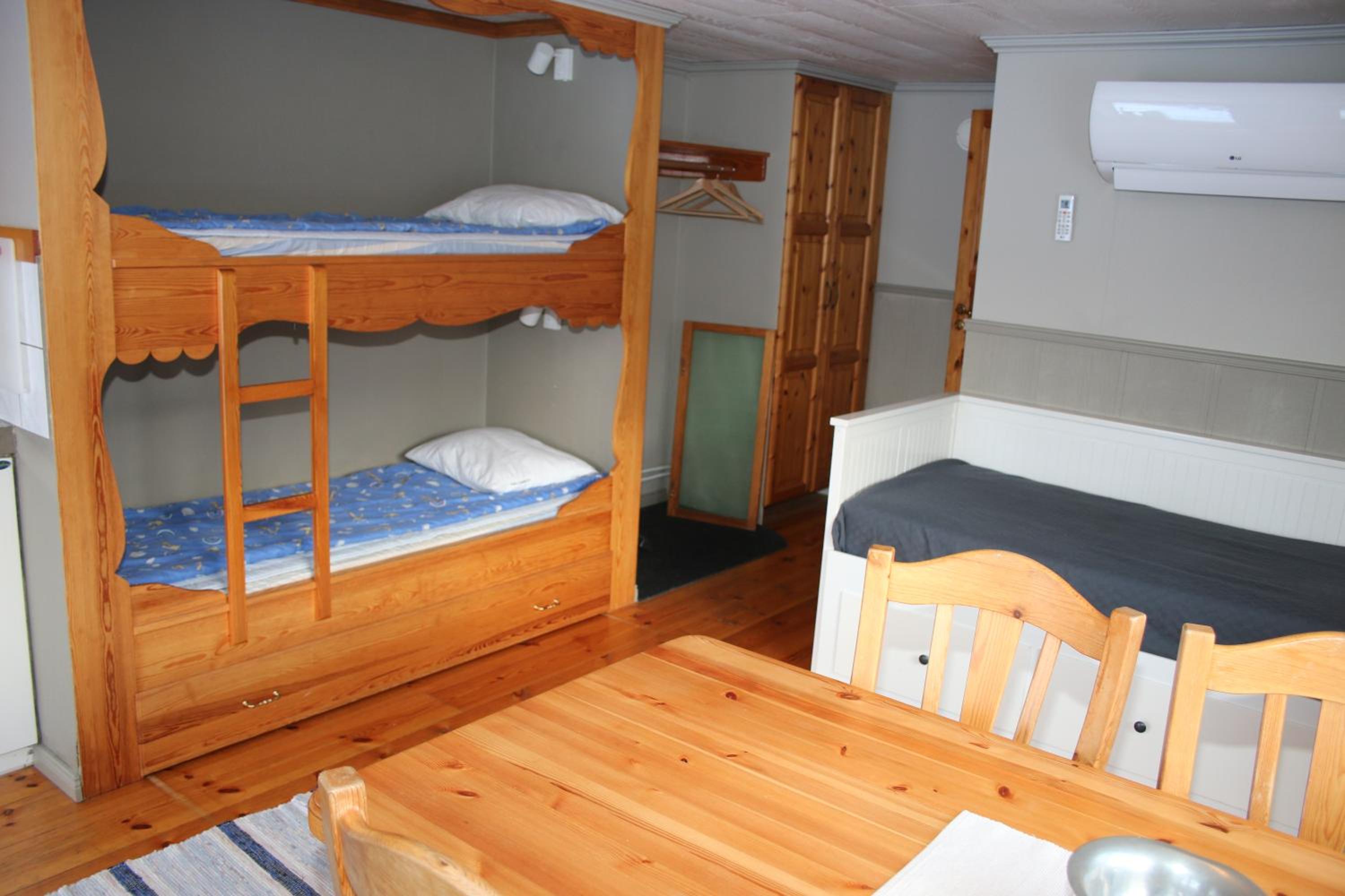 One-Bedroom House photo 1