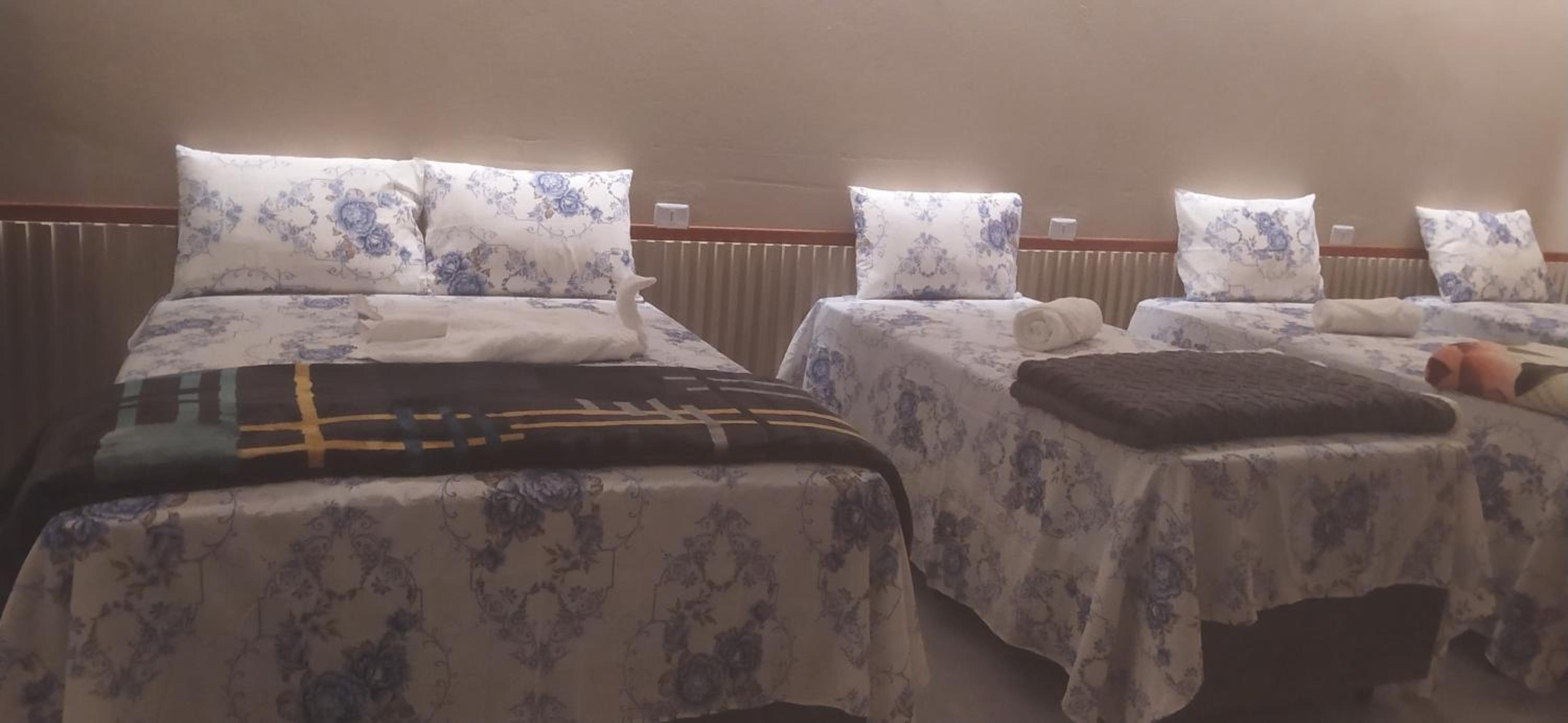 Deluxe Family Room - Photo 2