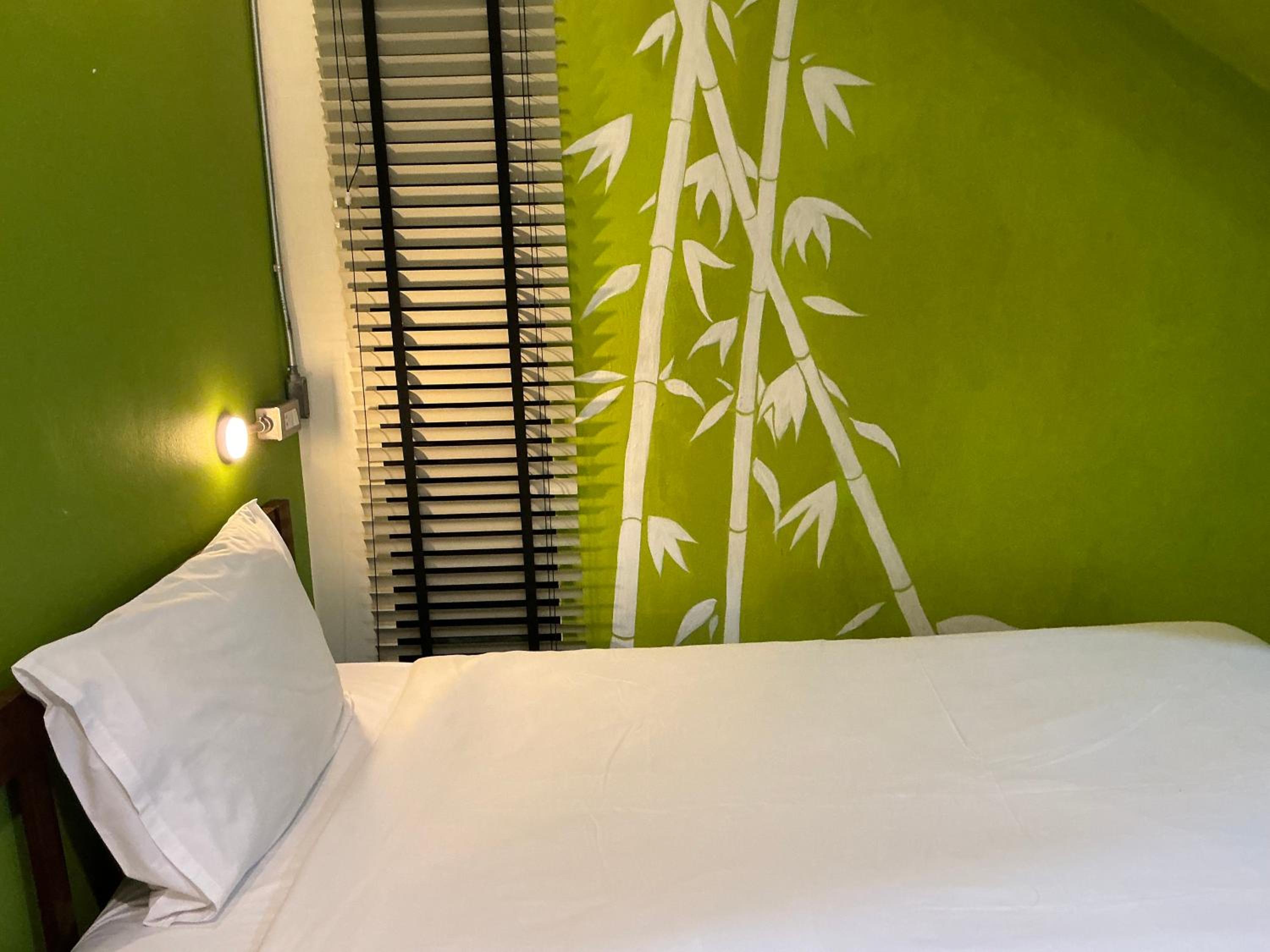 Twin Room with Private Bathroom photo 2