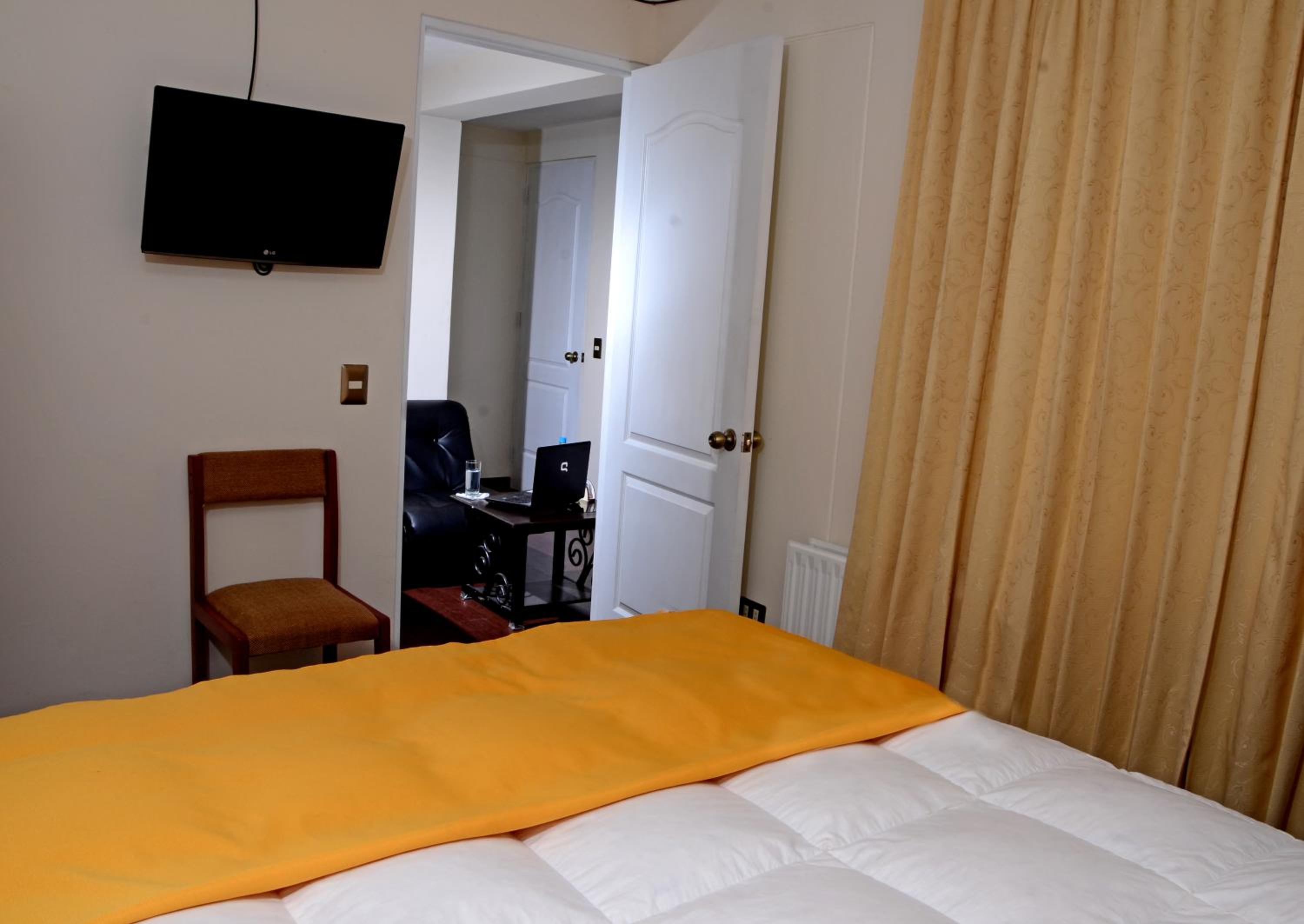 Standard Double Suite photo 3