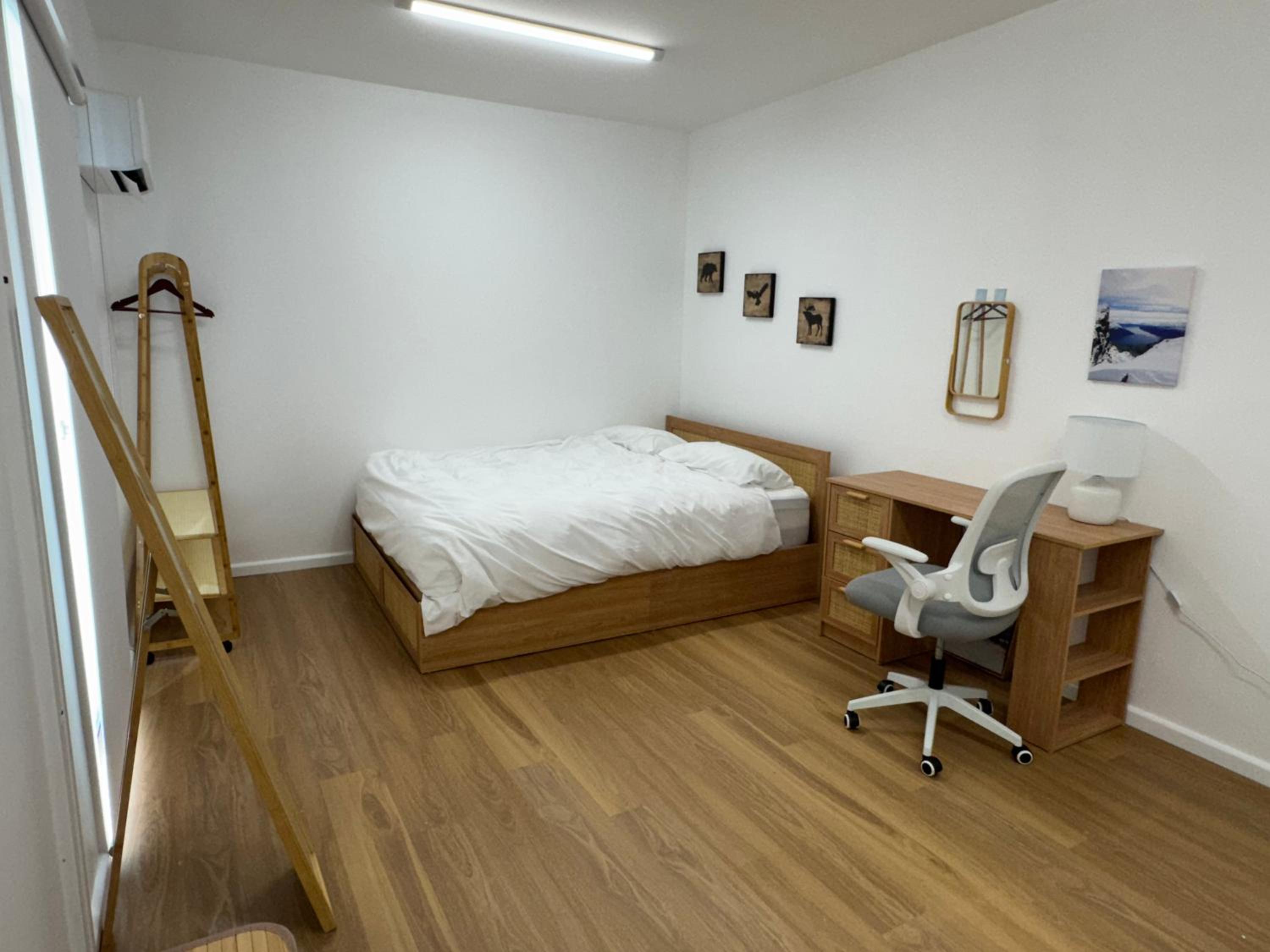 Basic Triple Room with Shared Bathroom photo 1