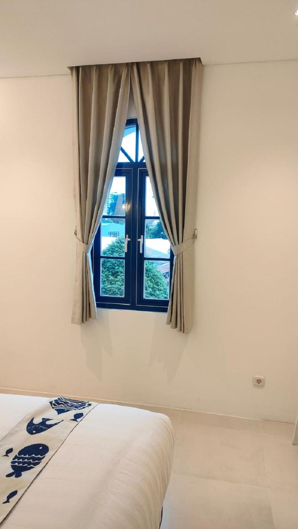 Deluxe King Room - Photo 2