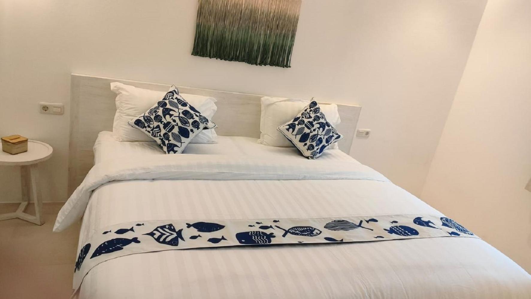 Deluxe King Room - Photo 1