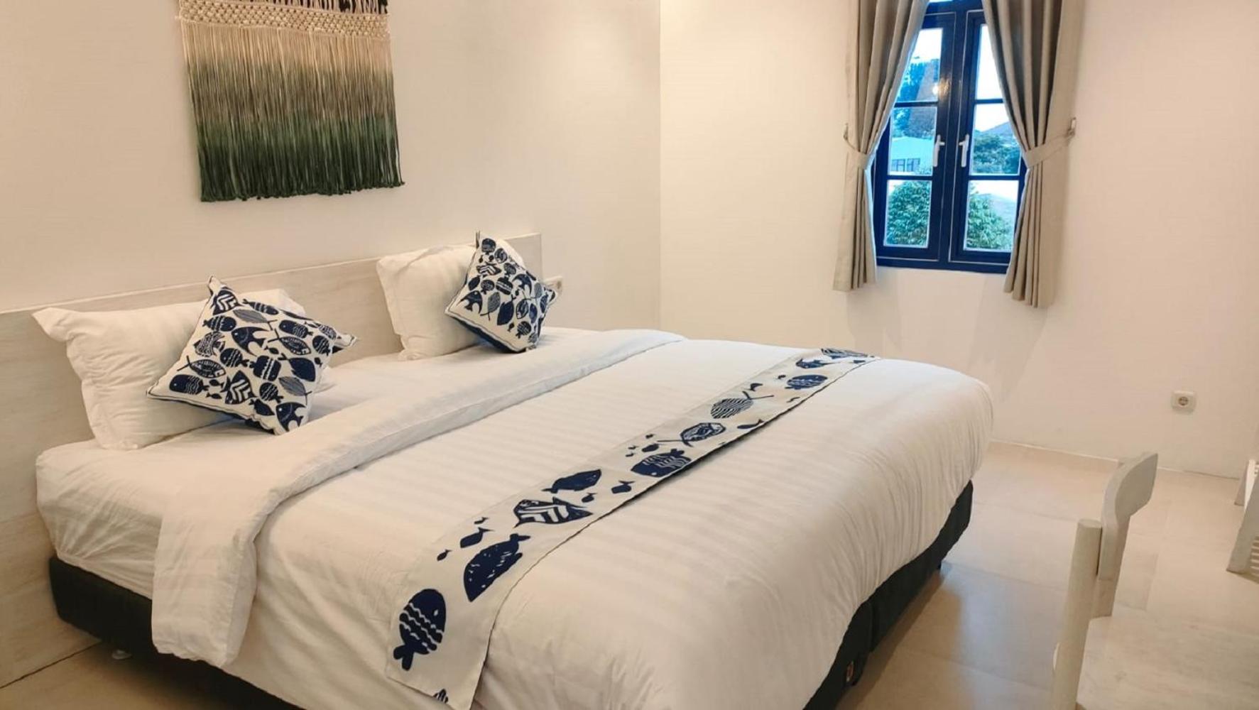 Deluxe King Room - Photo 4