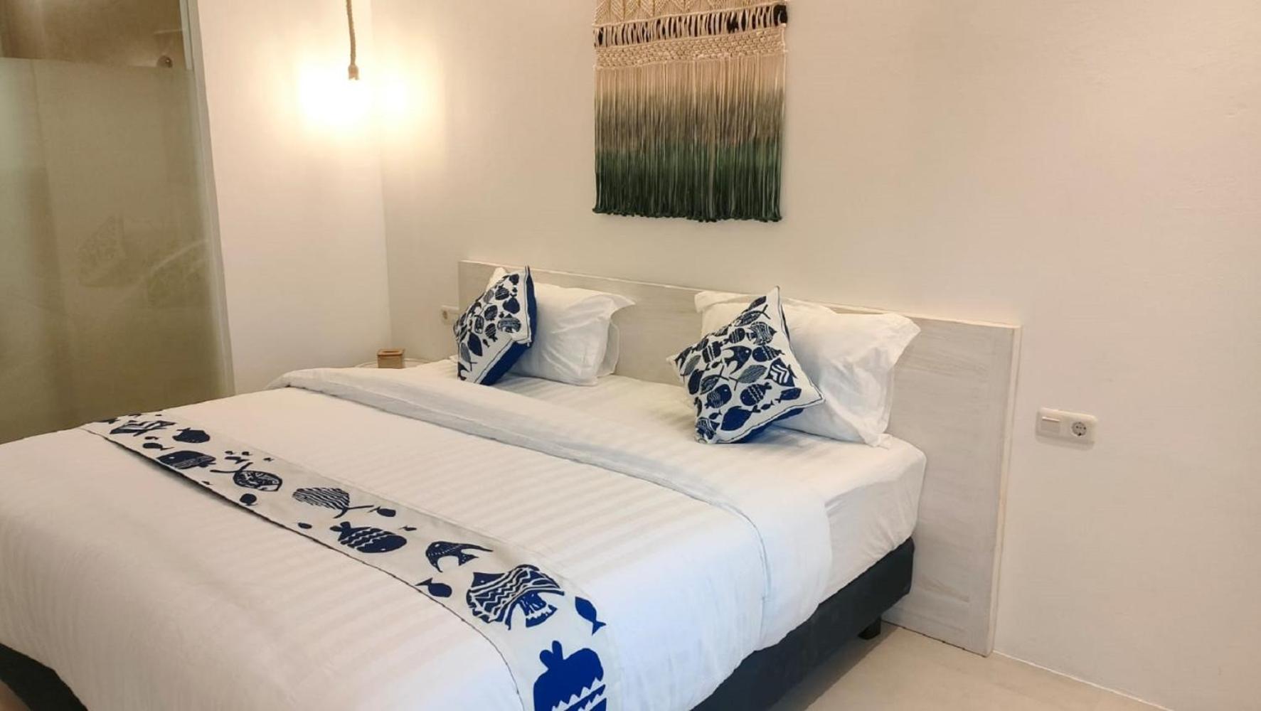 Deluxe King Room - Photo 5