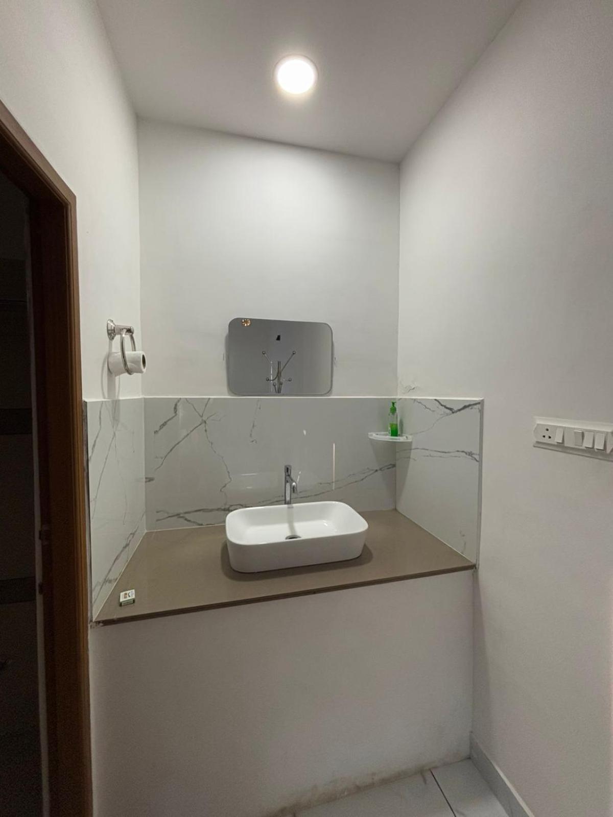 Deluxe Room (2 Adults + 1 Child)