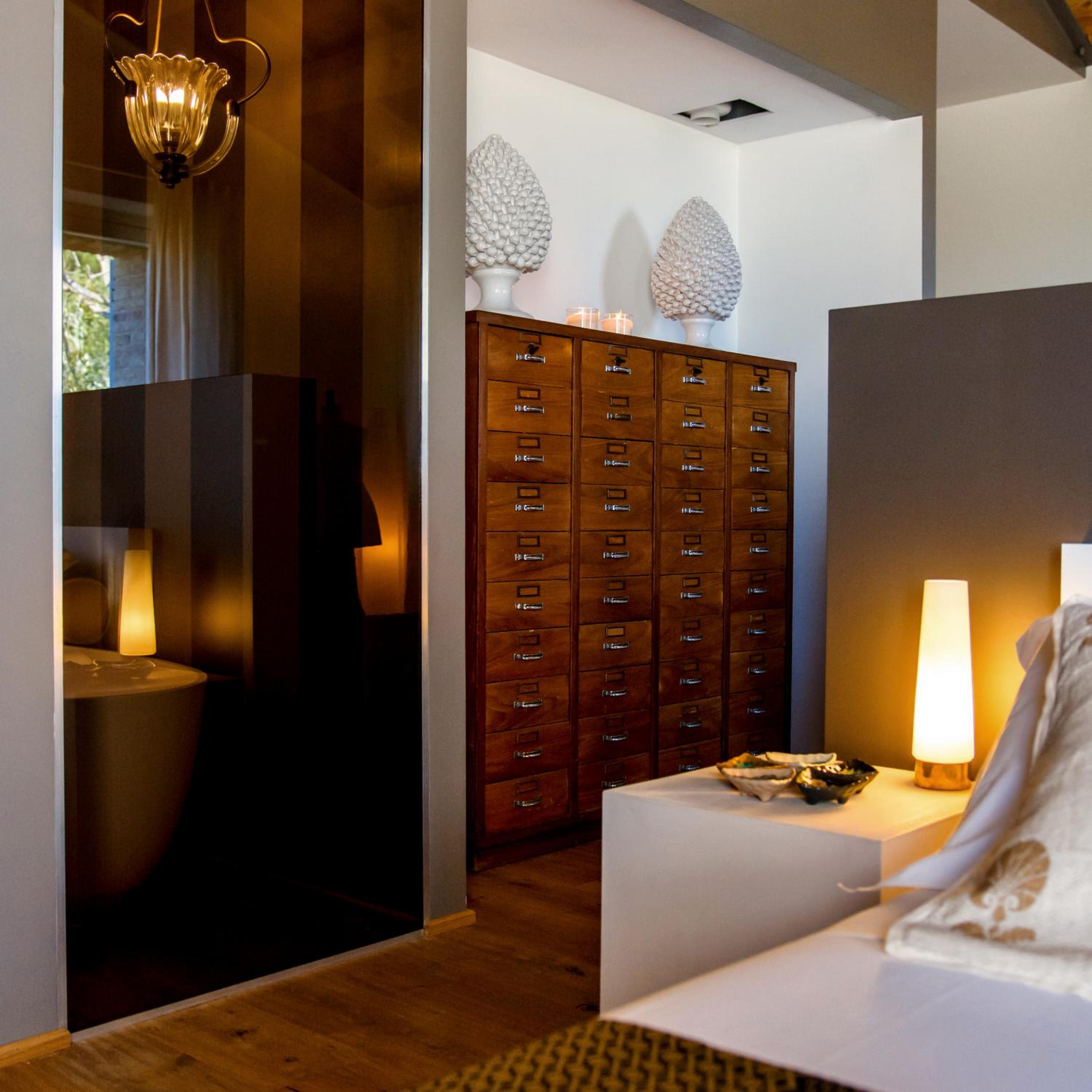 Standard King Room photo 3