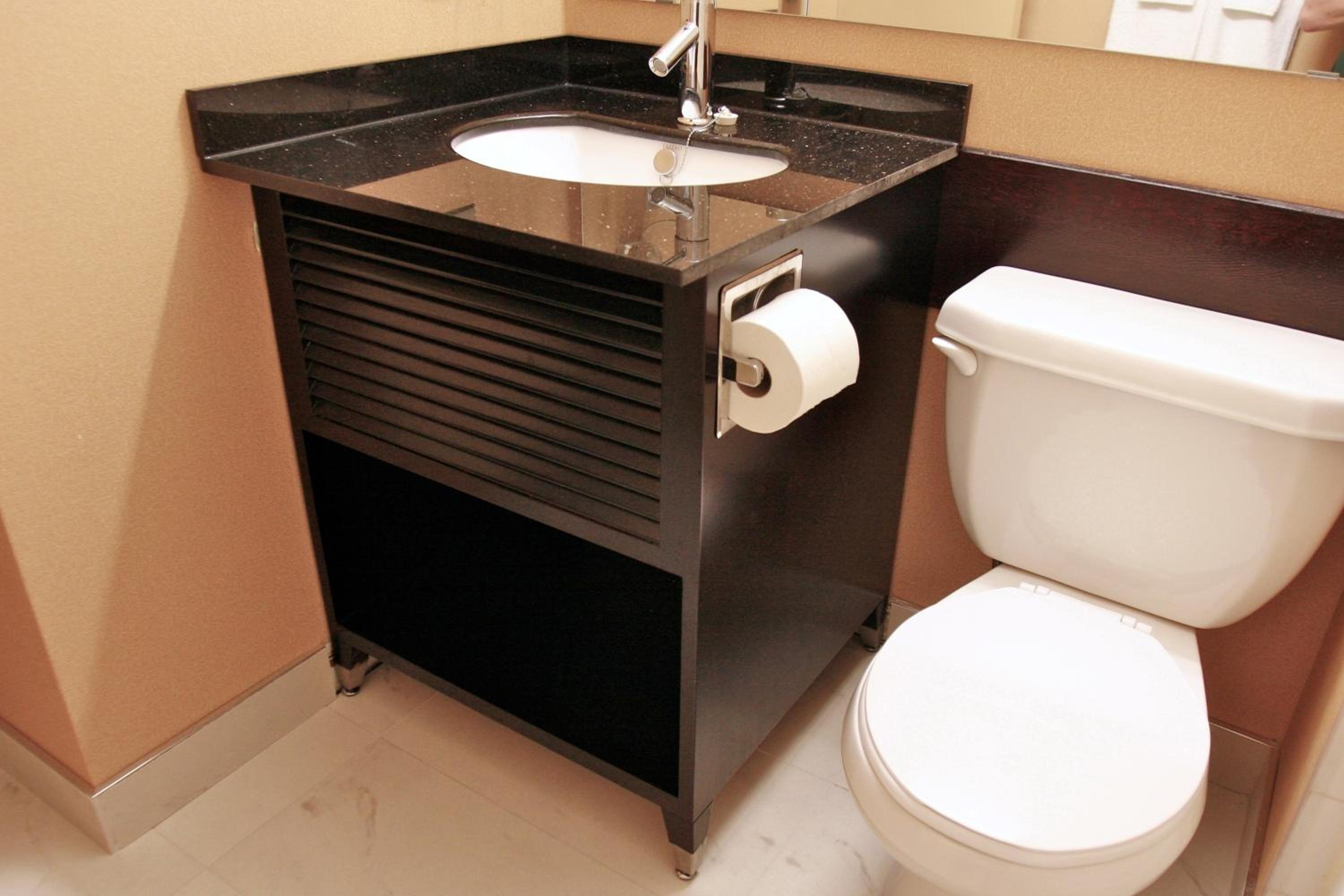 King Room - Non-Smoking - Photo 7