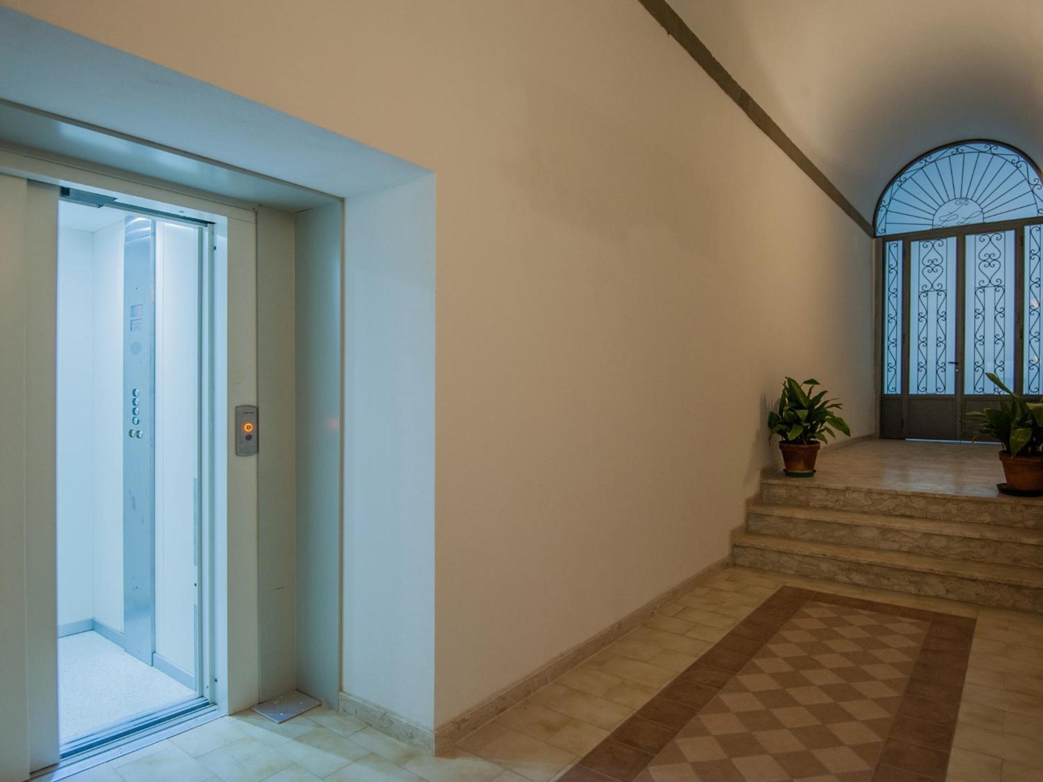 Triple Room with Private Bathroom - Photo 13