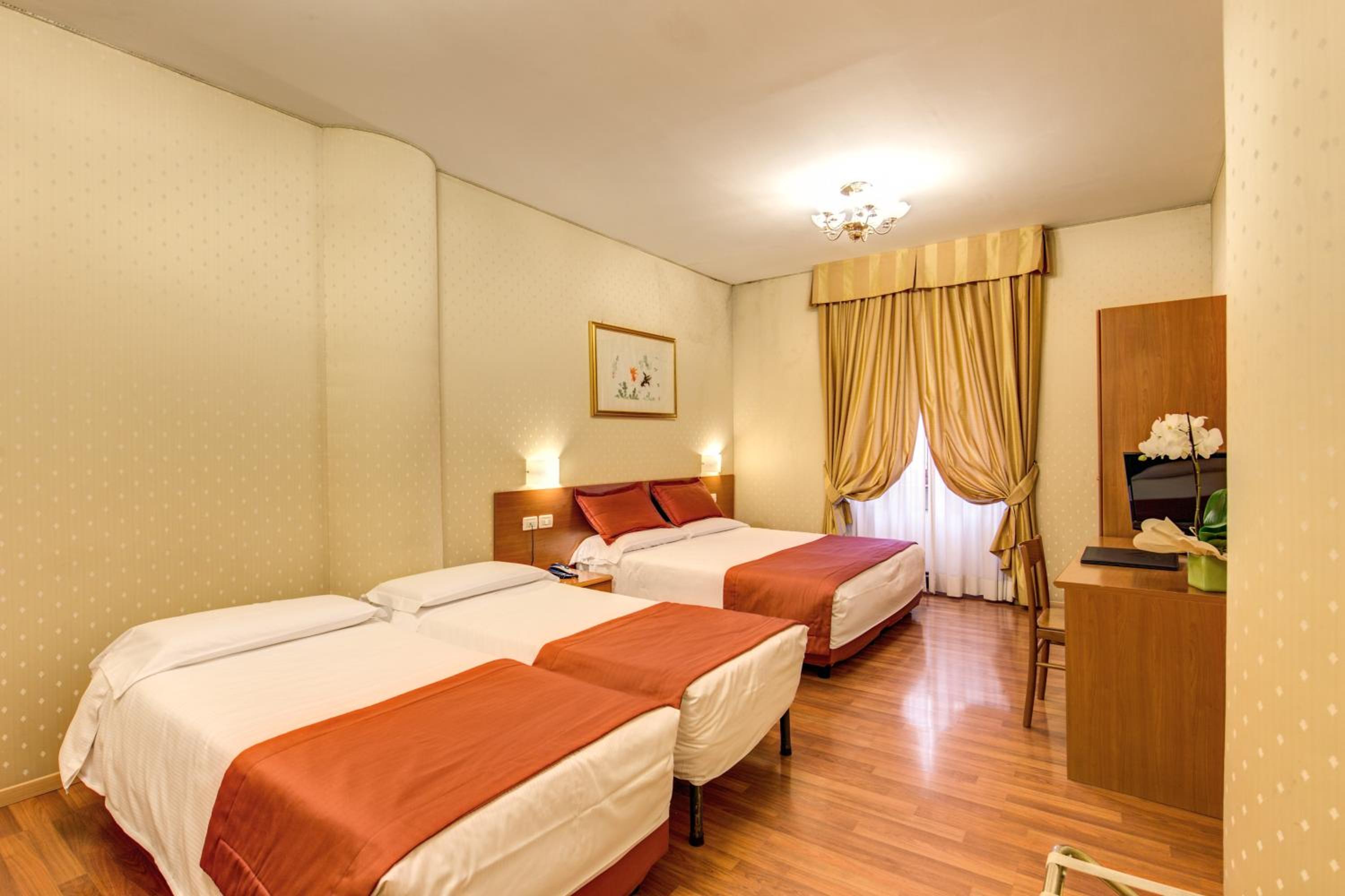 Hotel Flower Garden - Photo 29