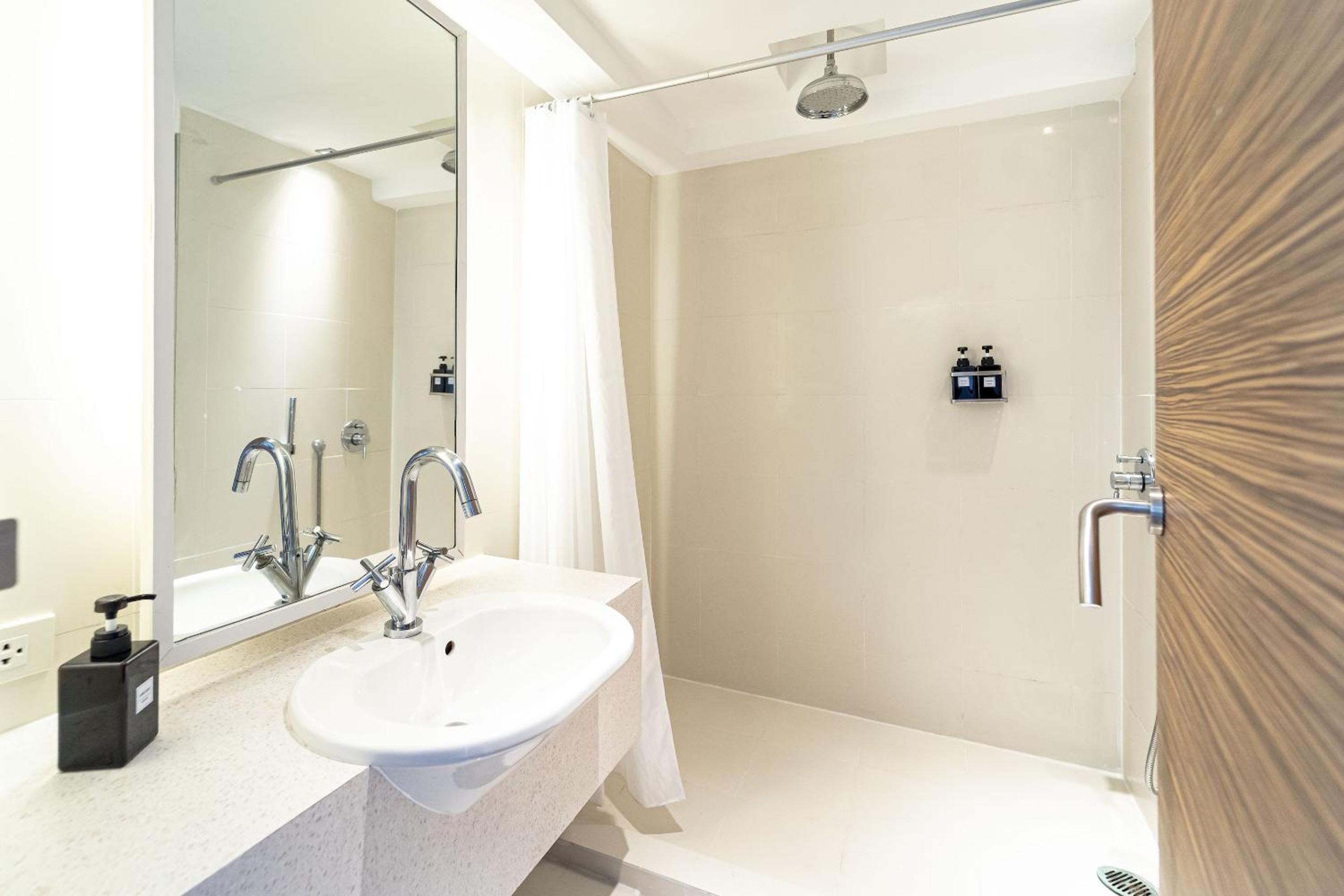 Business Deluxe Double Room photo 3