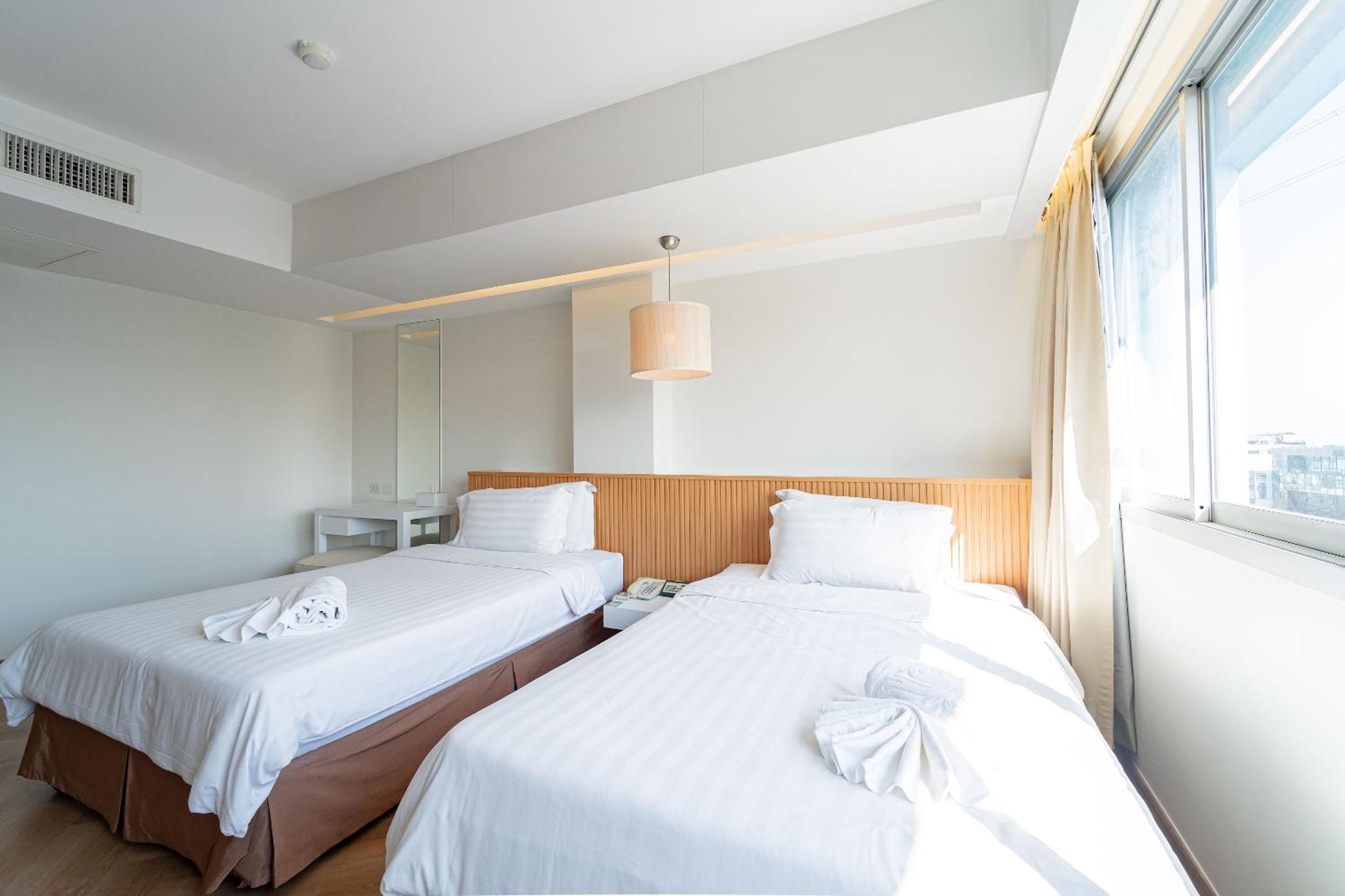 Business Deluxe Twin Room photo 3