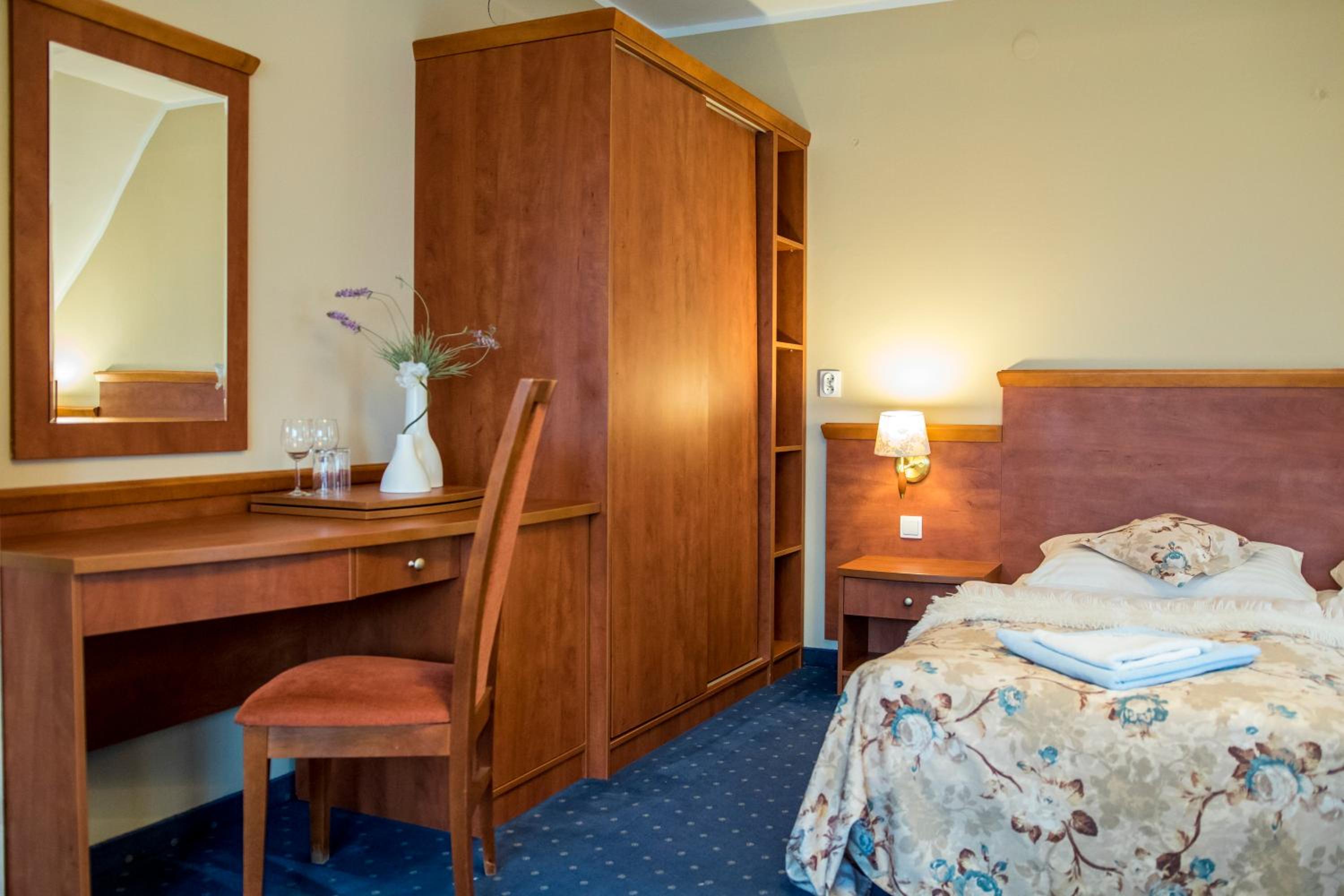 Double or Twin Room - Photo 19