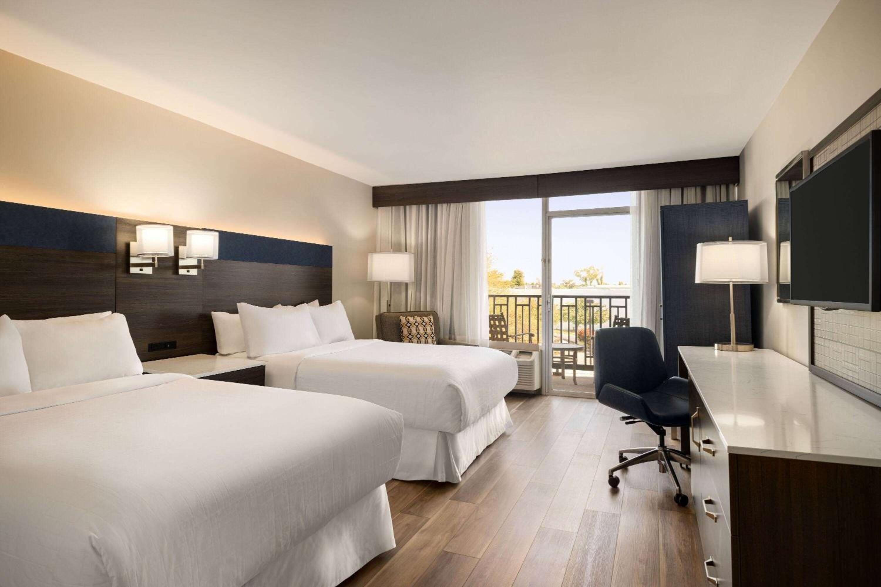 Double Room with Two Double Beds and Balcony - Non-Smoking - Photo 1