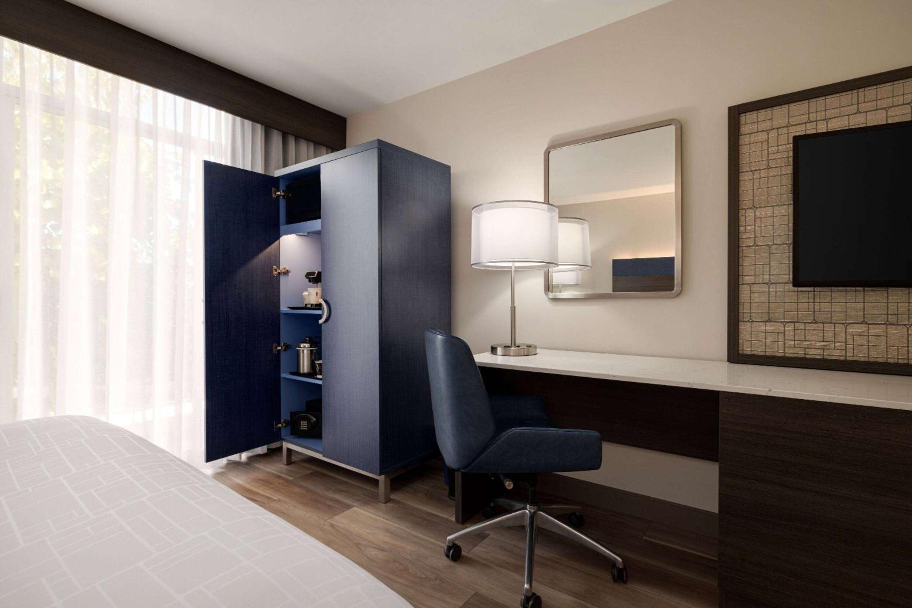 Double Room with Two Double Beds - Non-Smoking - Photo 3