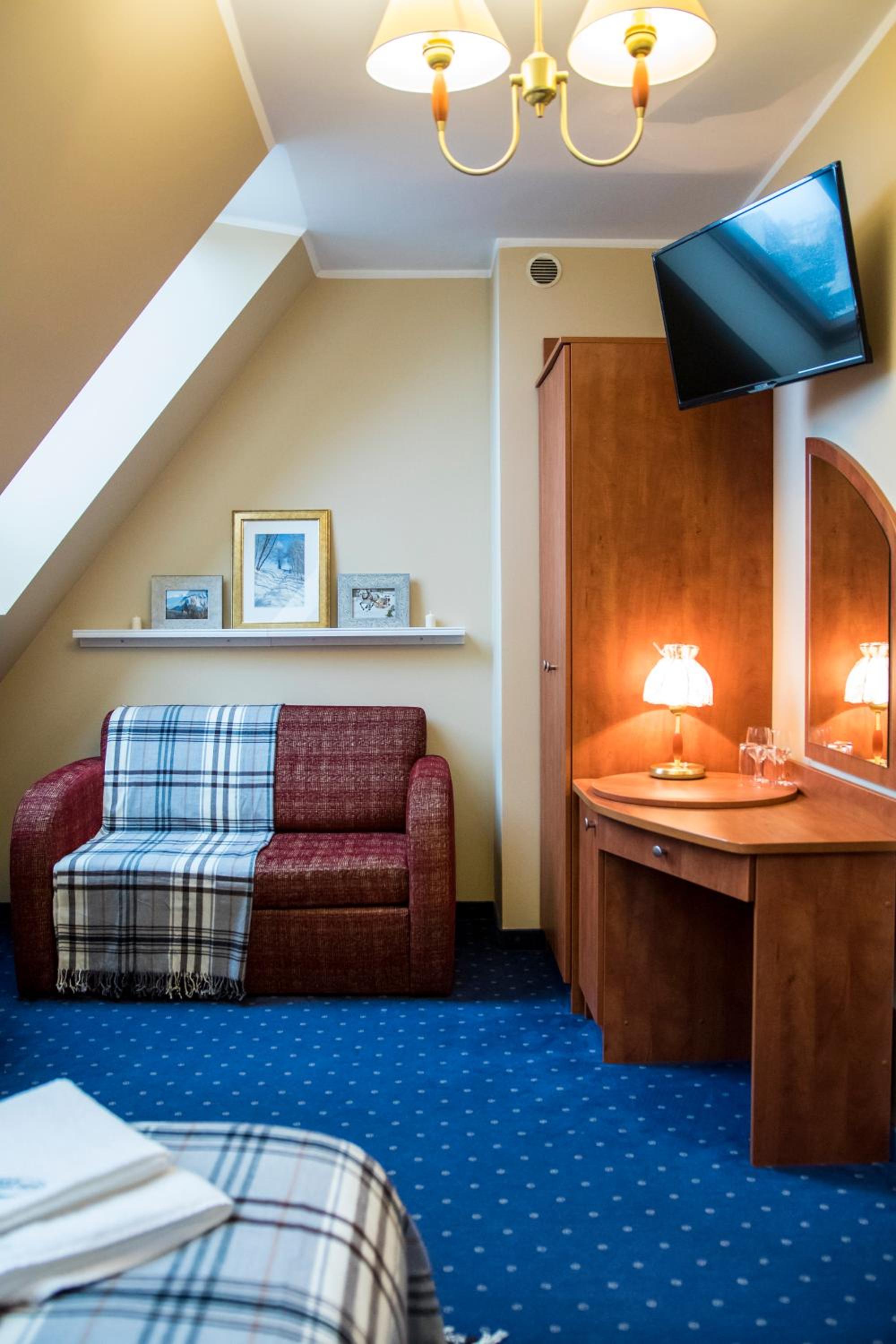 Double or Twin Room - Photo 3