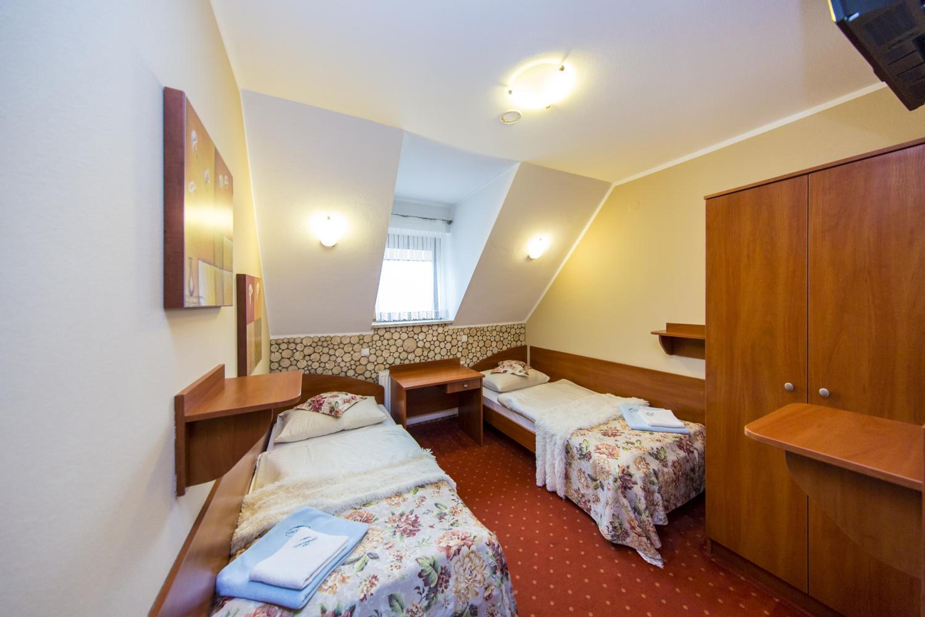 Small Twin Room photo 1
