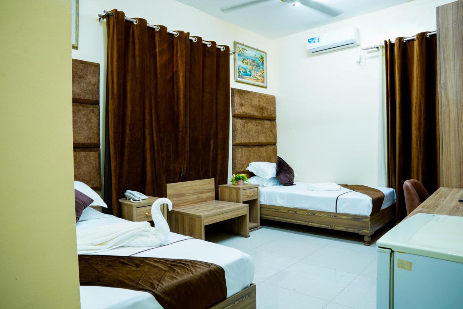 Deluxe Double Room (2 Adults + 1 Child) photo 3
