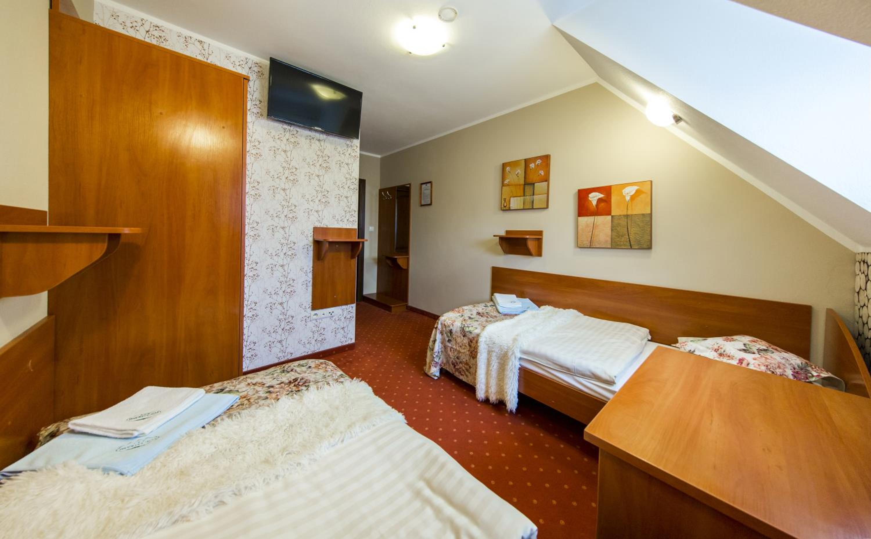 Small Twin Room photo 3