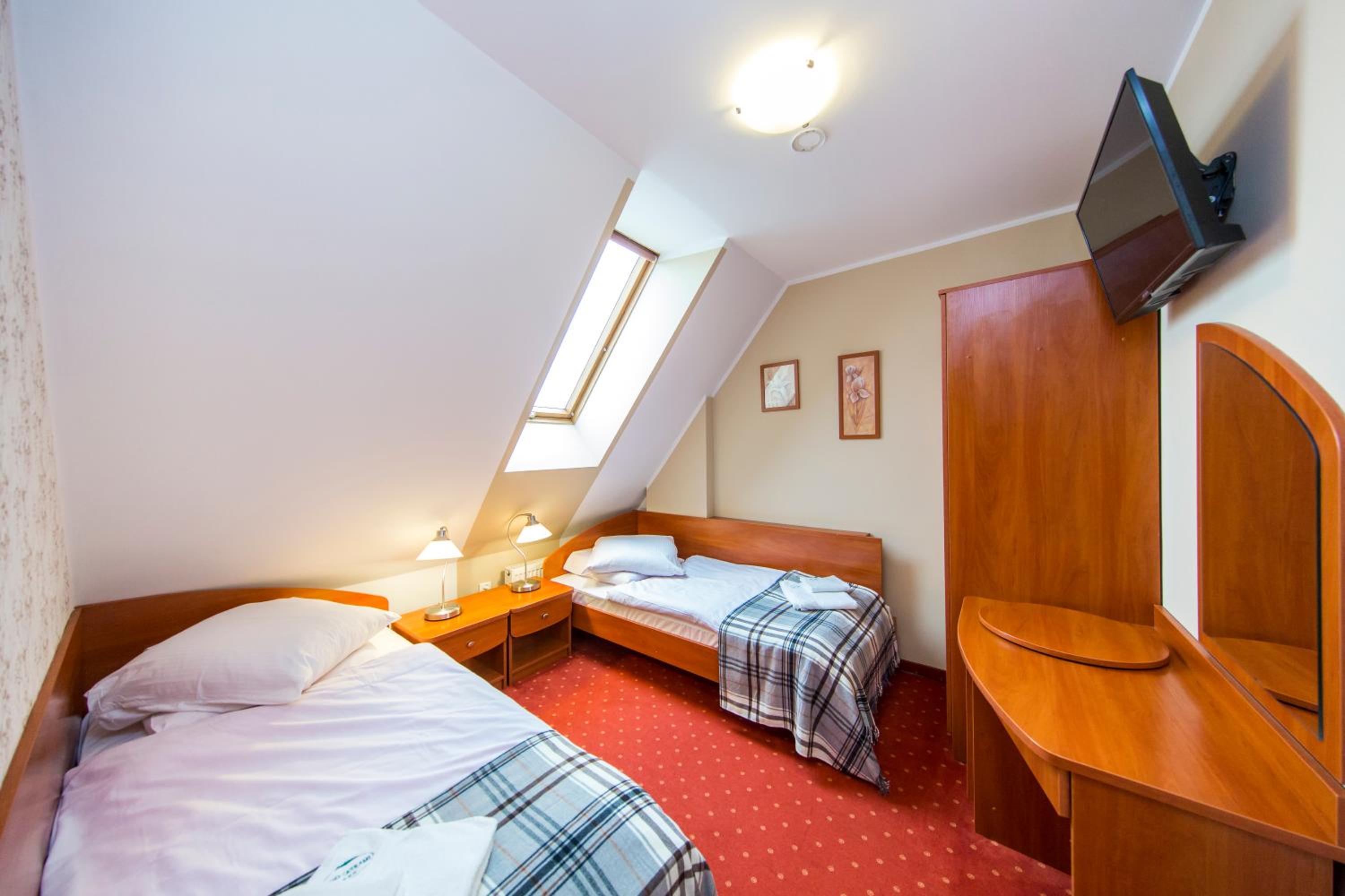 Small Twin Room photo 2