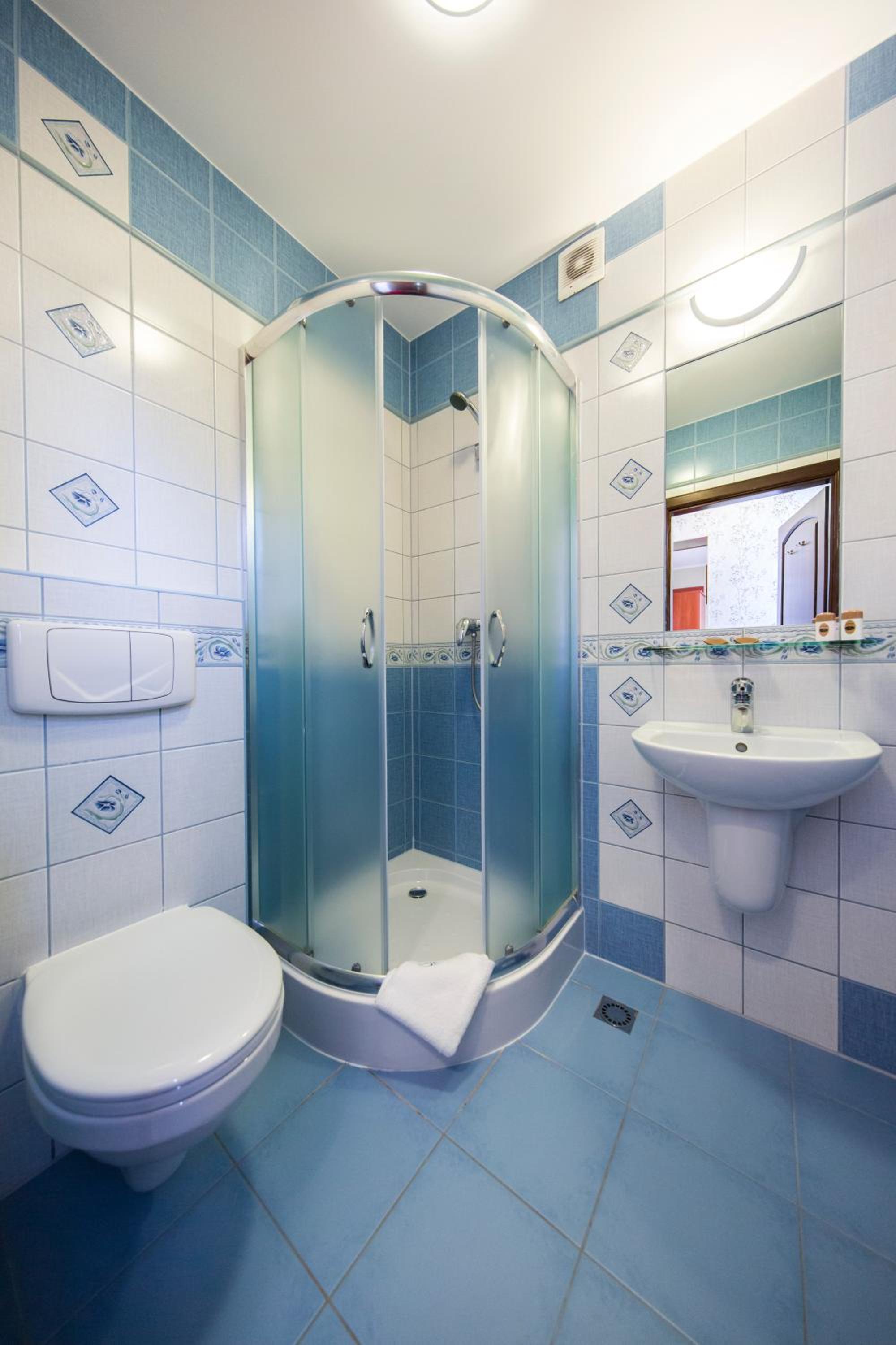 Standard Quadruple Room photo 2