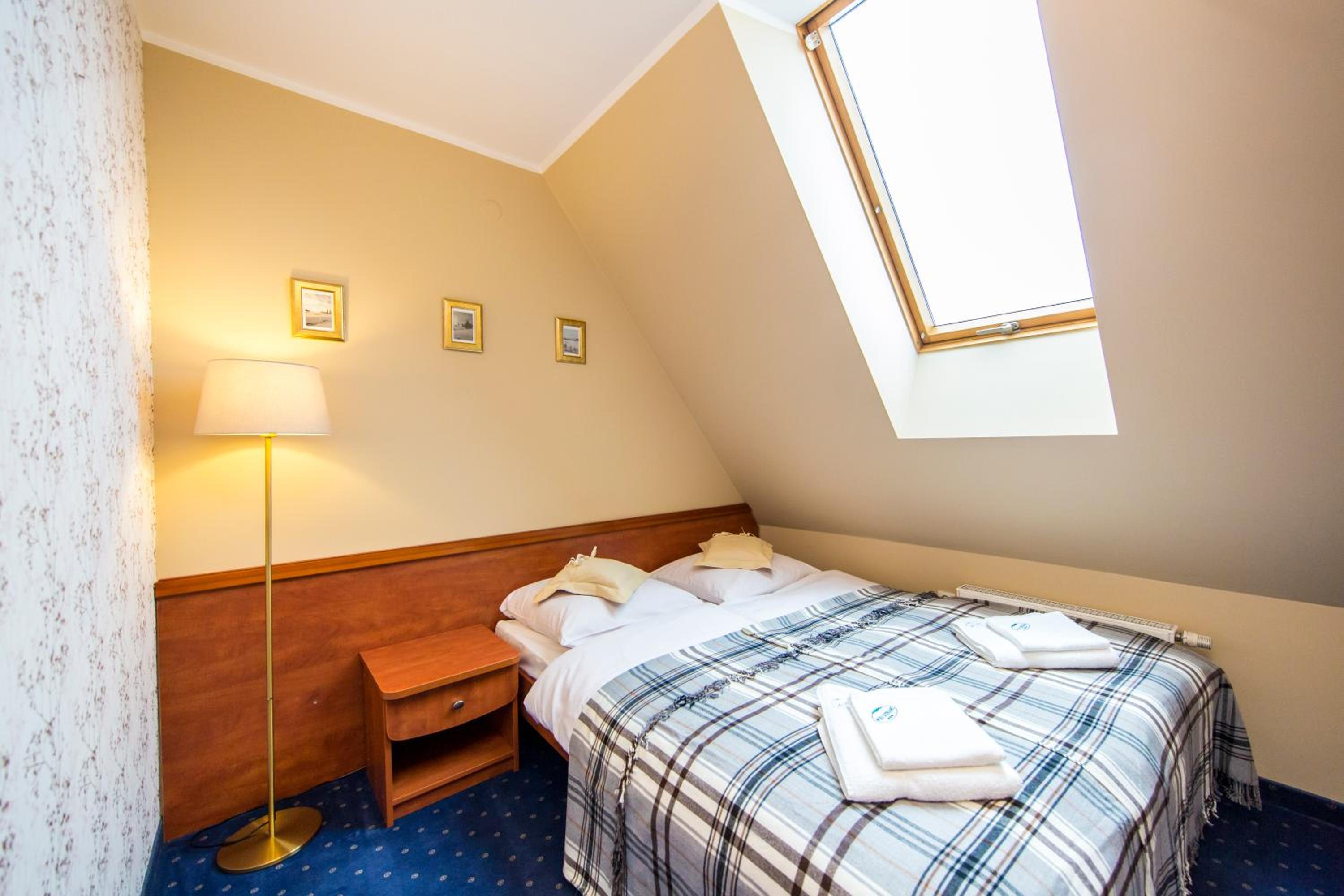 Double or Twin Room - Photo 14