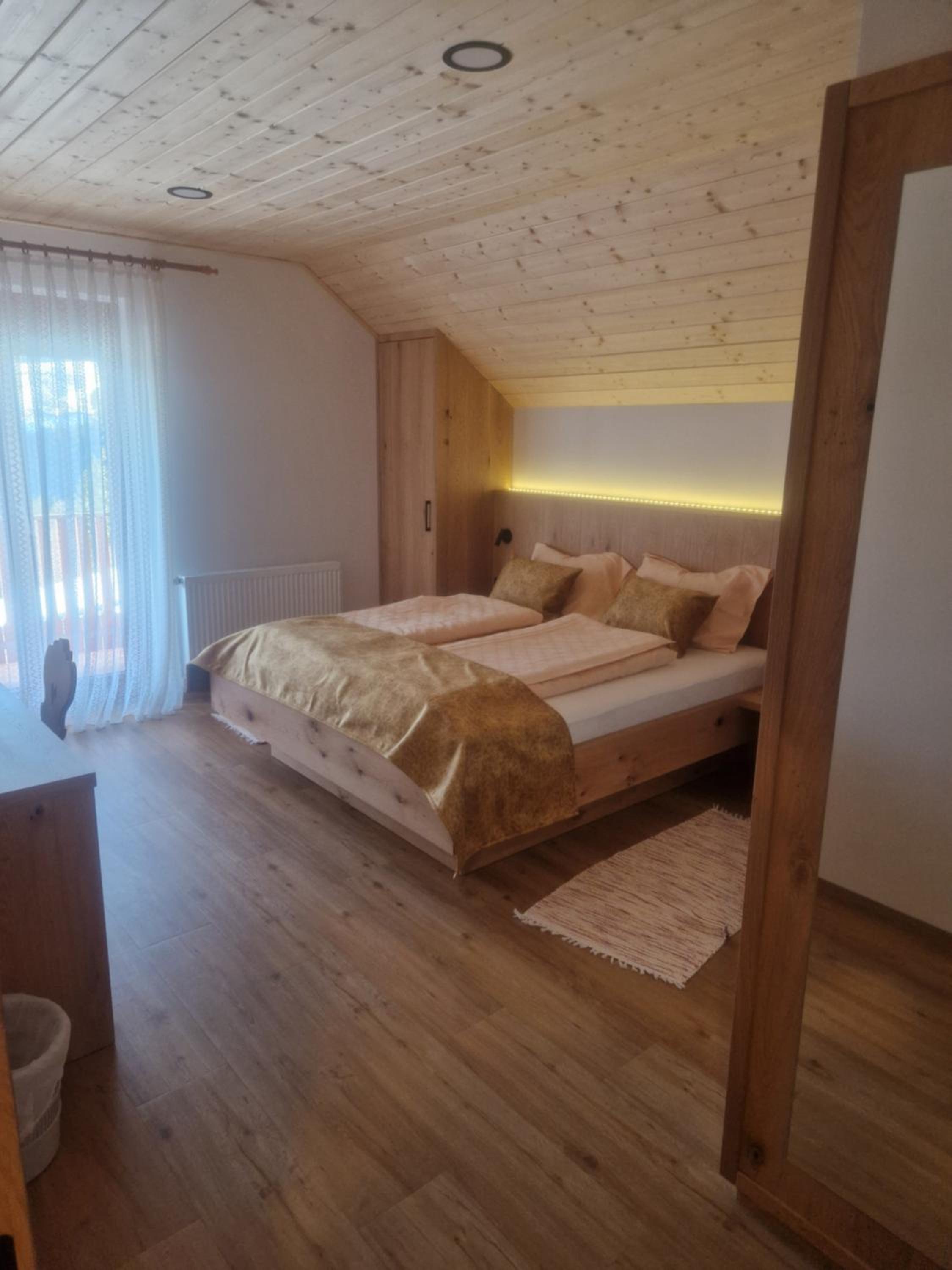 Double Room with Extra Bed photo 1