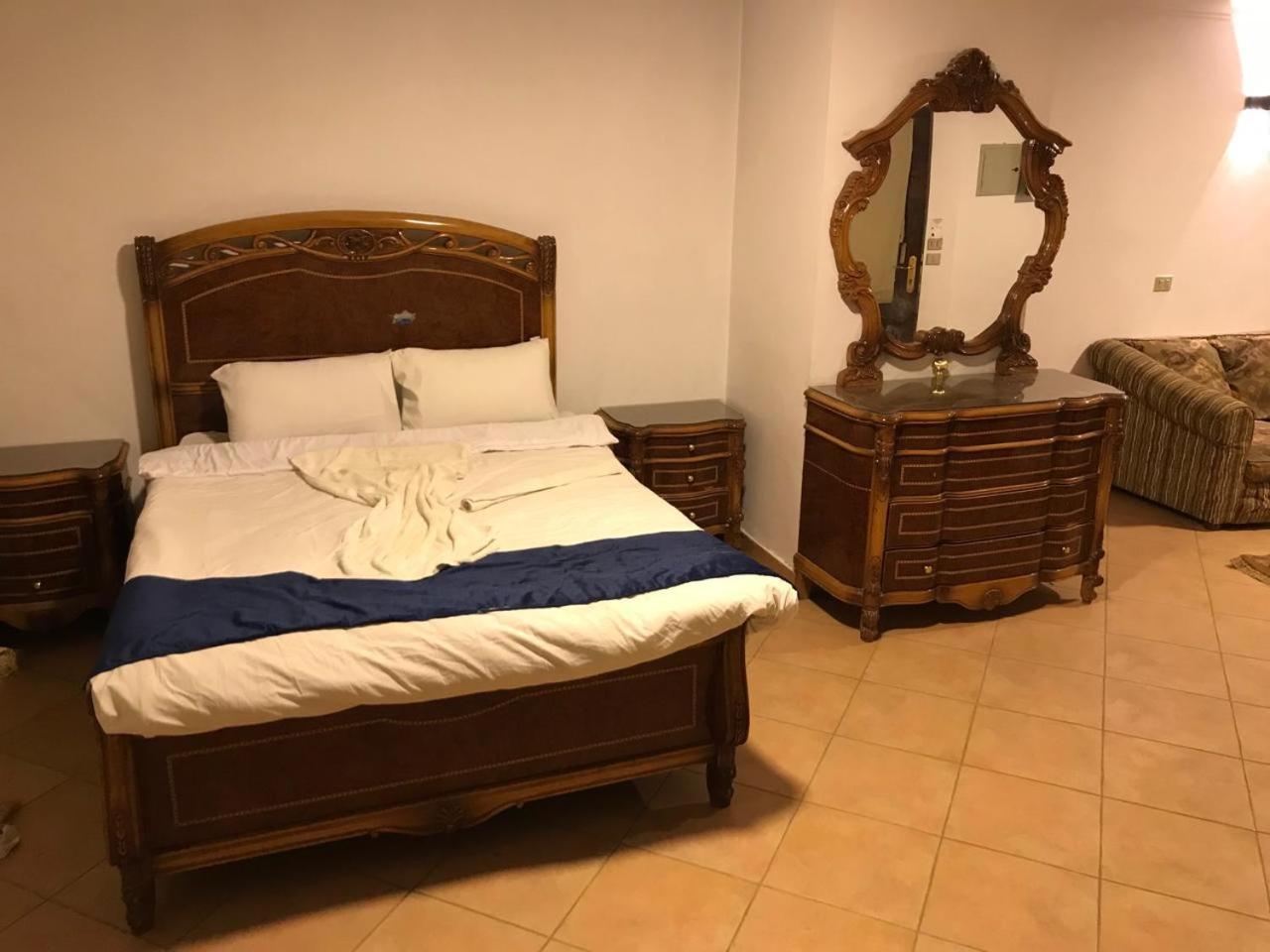 Deluxe Queen Room with Two Queen Beds photo 1