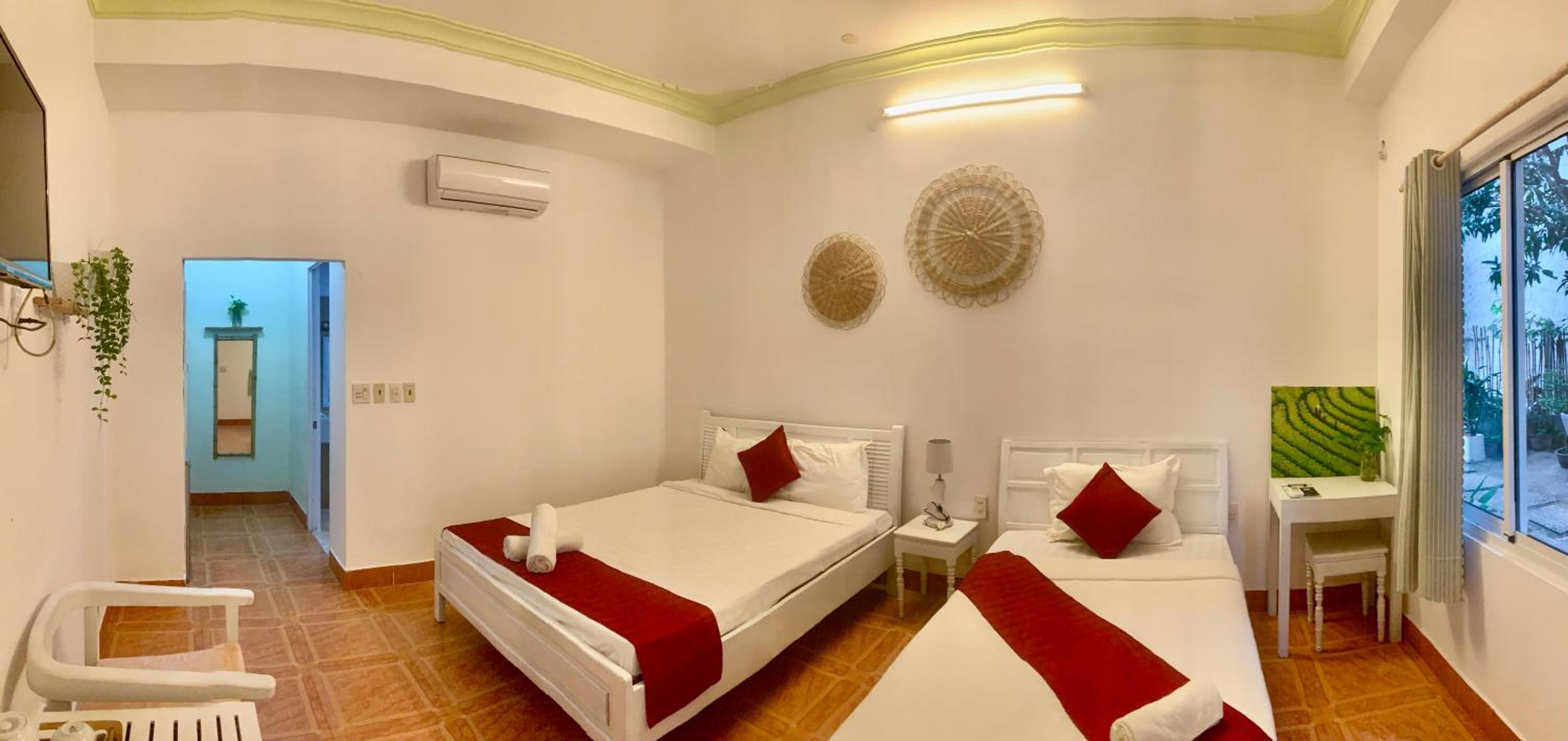Family Room with Garden View photo 3