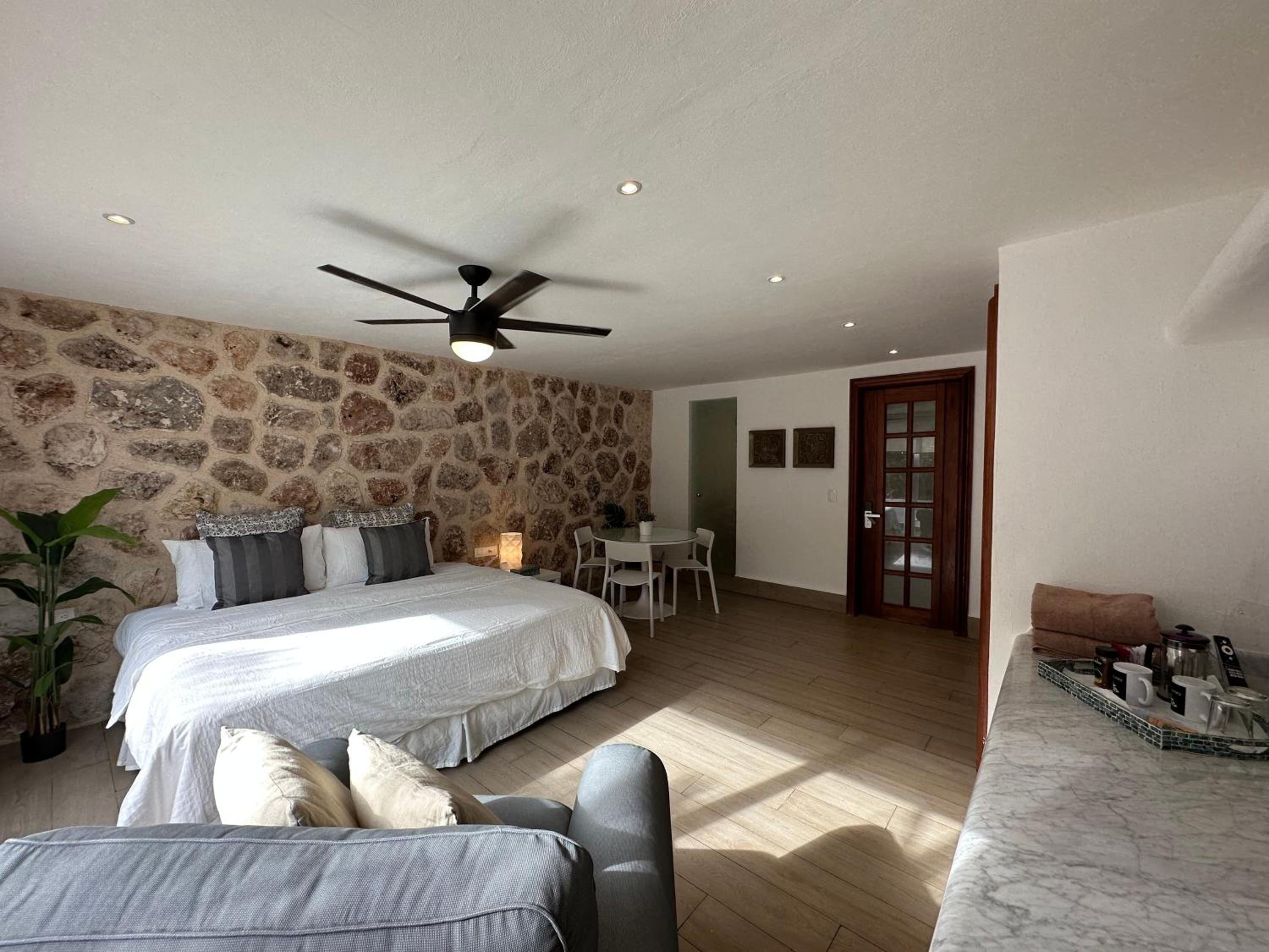 Beachfront Luxury Studio Street View - Across the street
