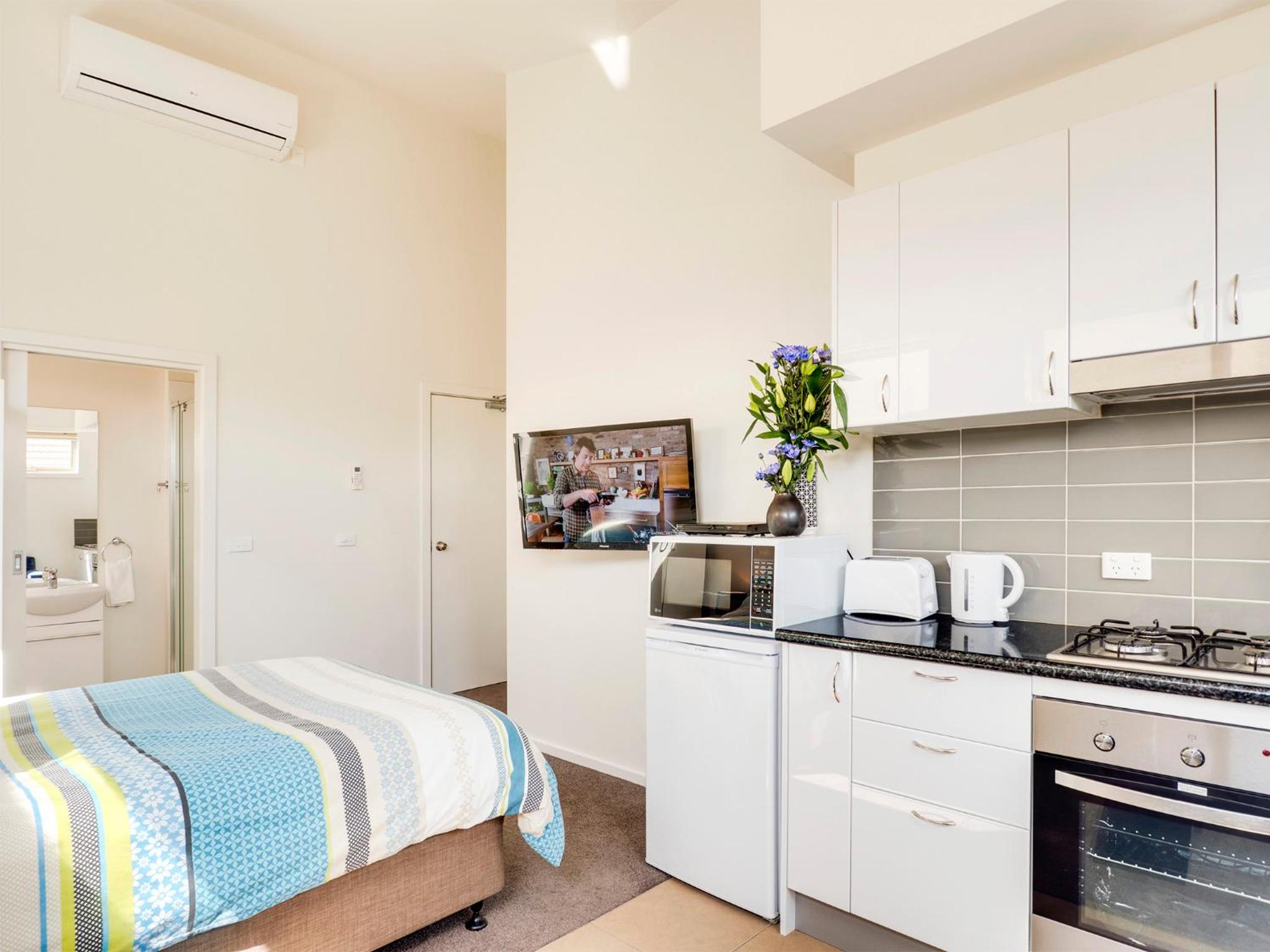 Studio Apartment with One Double Bed photo 1