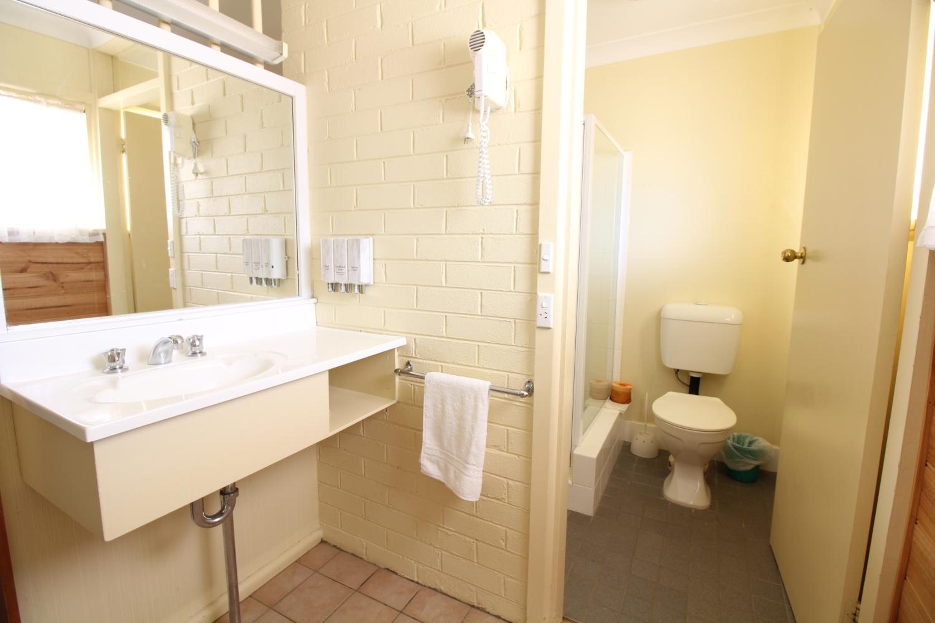 Premium Queen Or Twin Room photo 3
