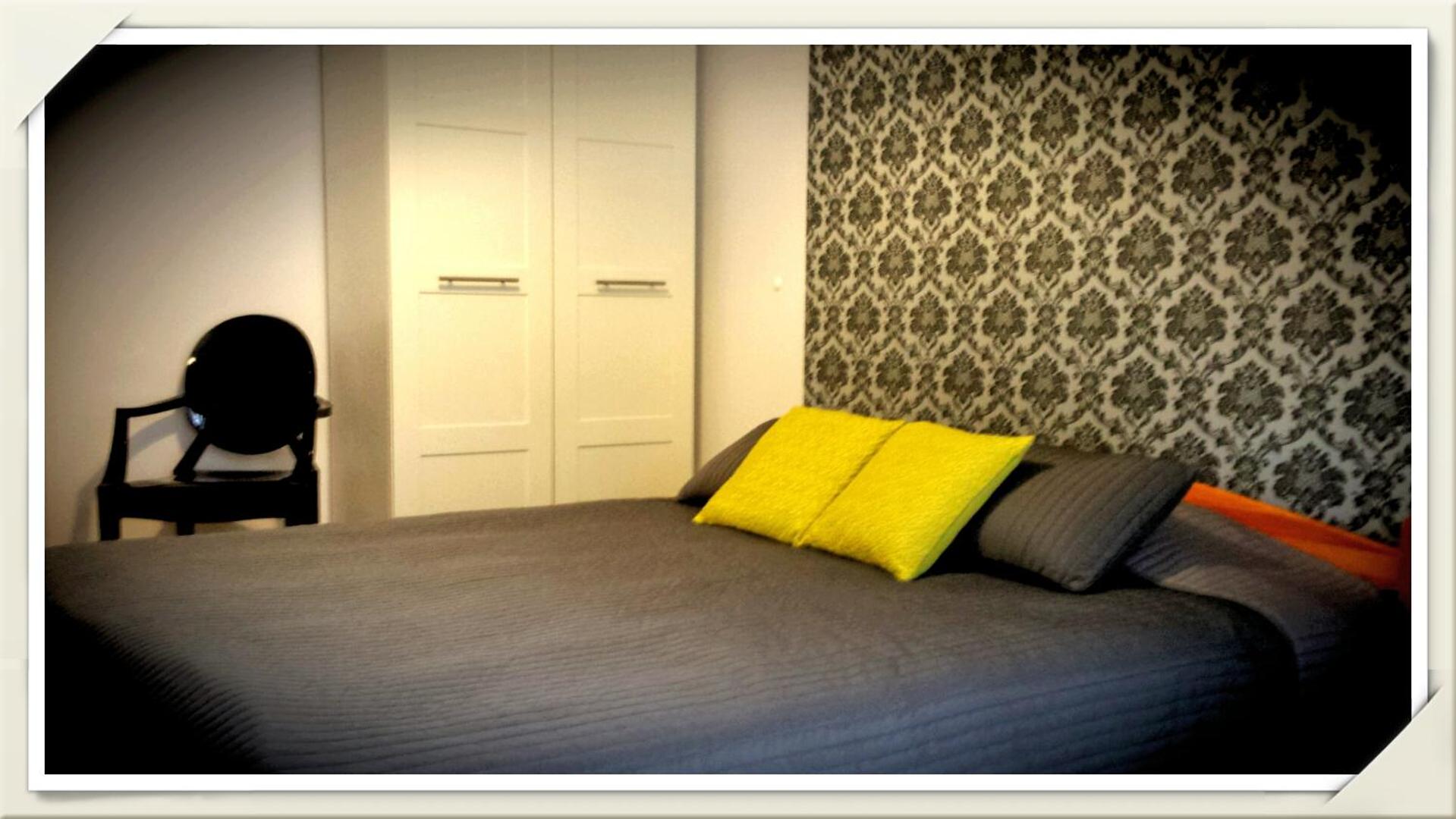 One-Bedroom Apartment photo 1
