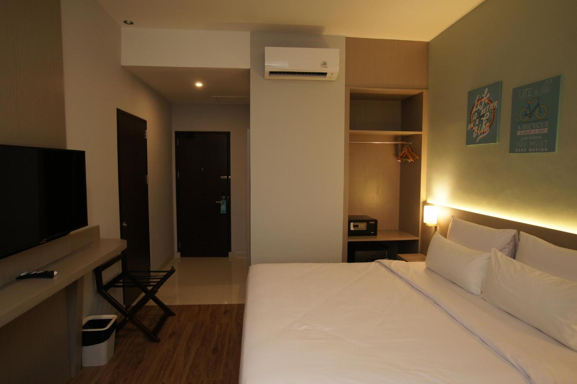Deluxe Queen Room photo 1