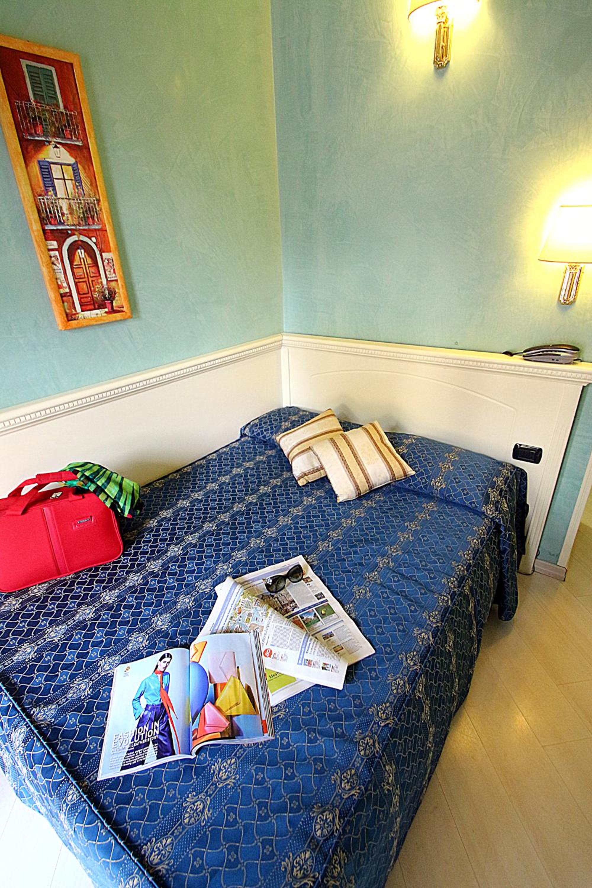 Single Room photo 3