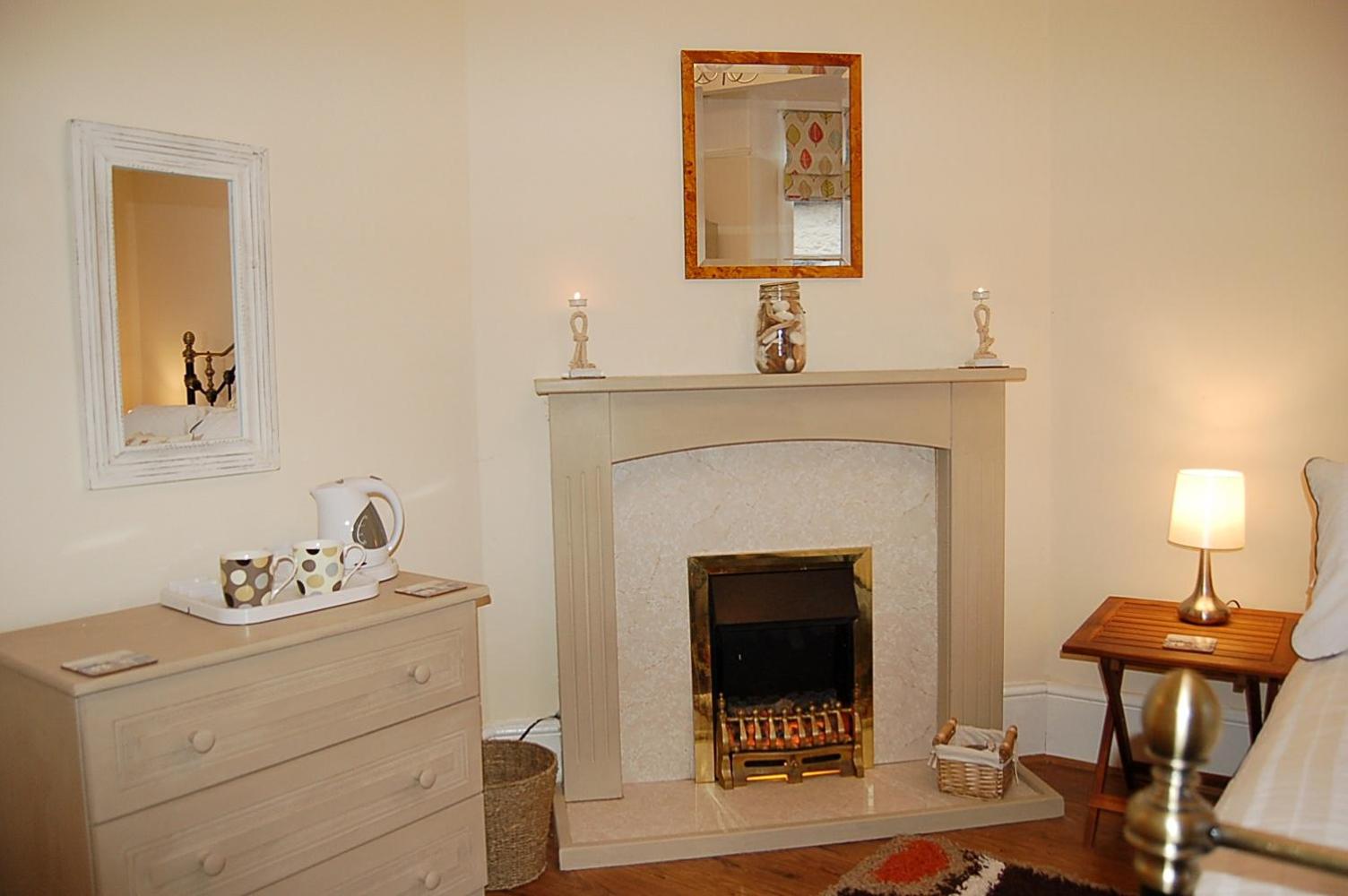Double Room with Private Bathroom photo 1