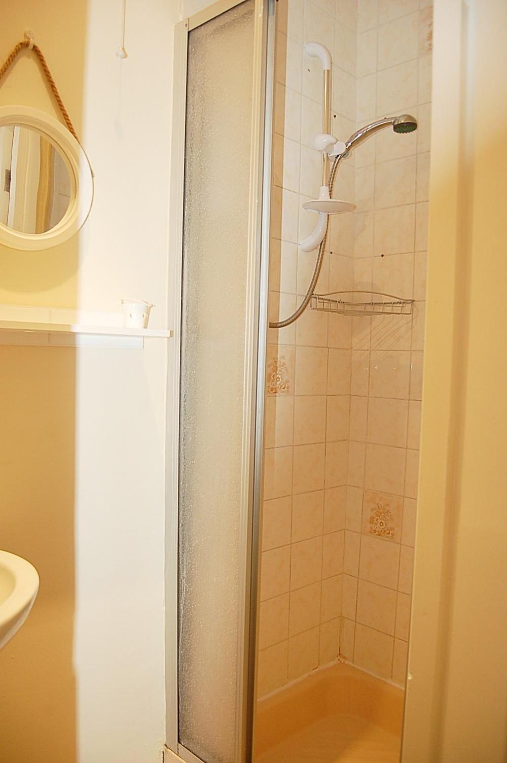 Family Room with En-suite Shower photo 3