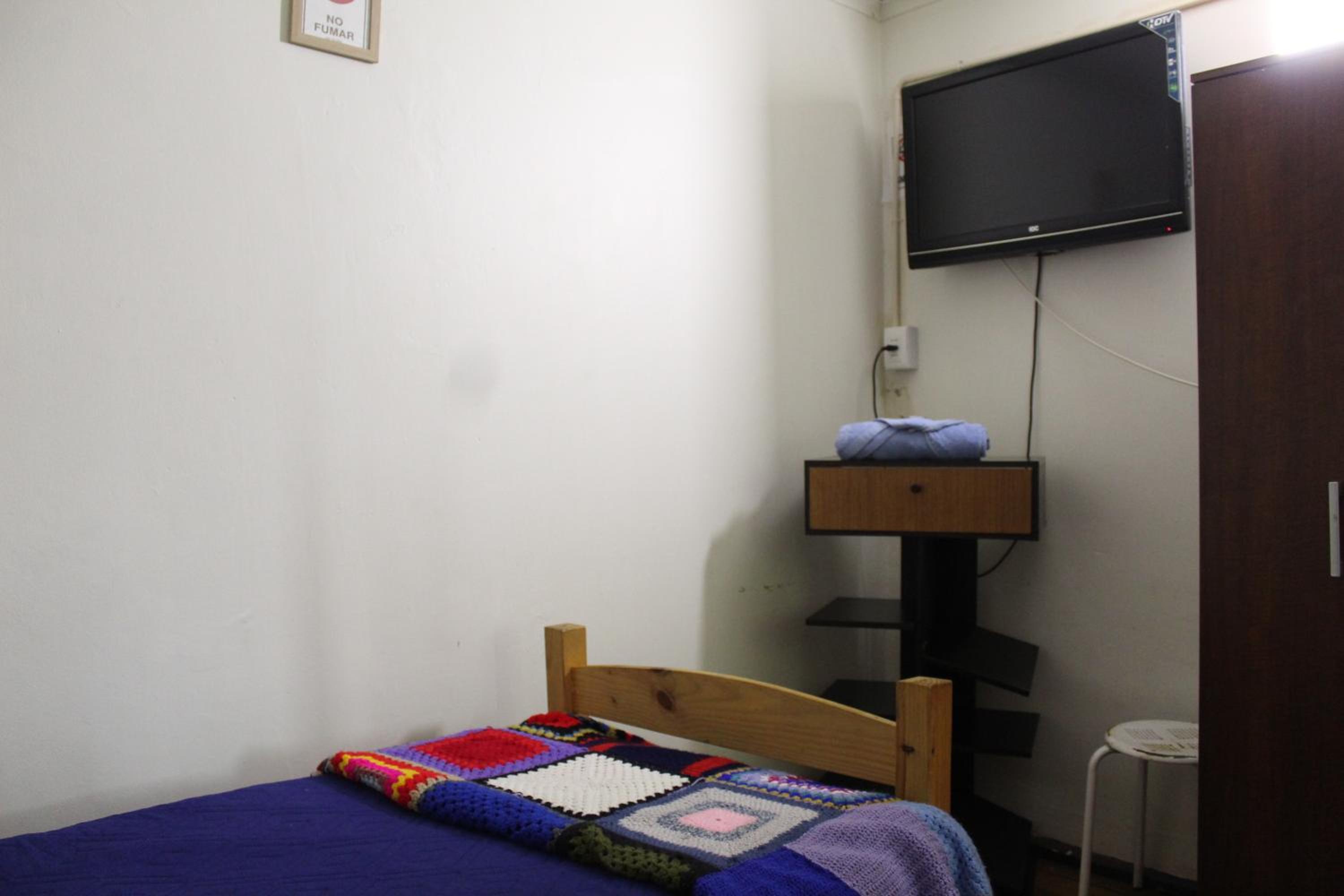 Economy Twin Room photo 2