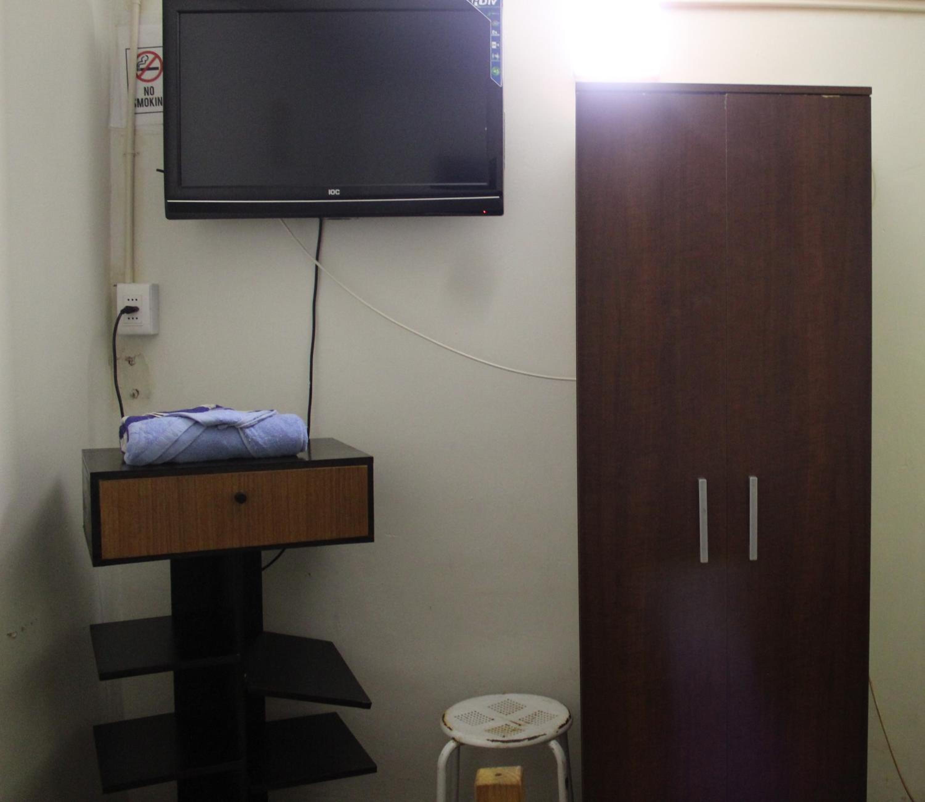 Economy Twin Room photo 3