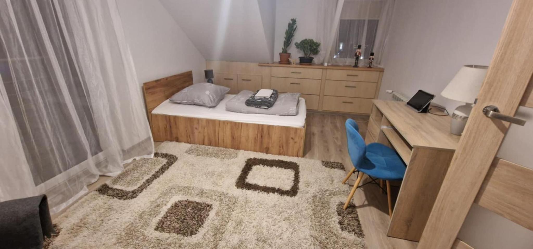 Three-Bedroom Apartment photo 2