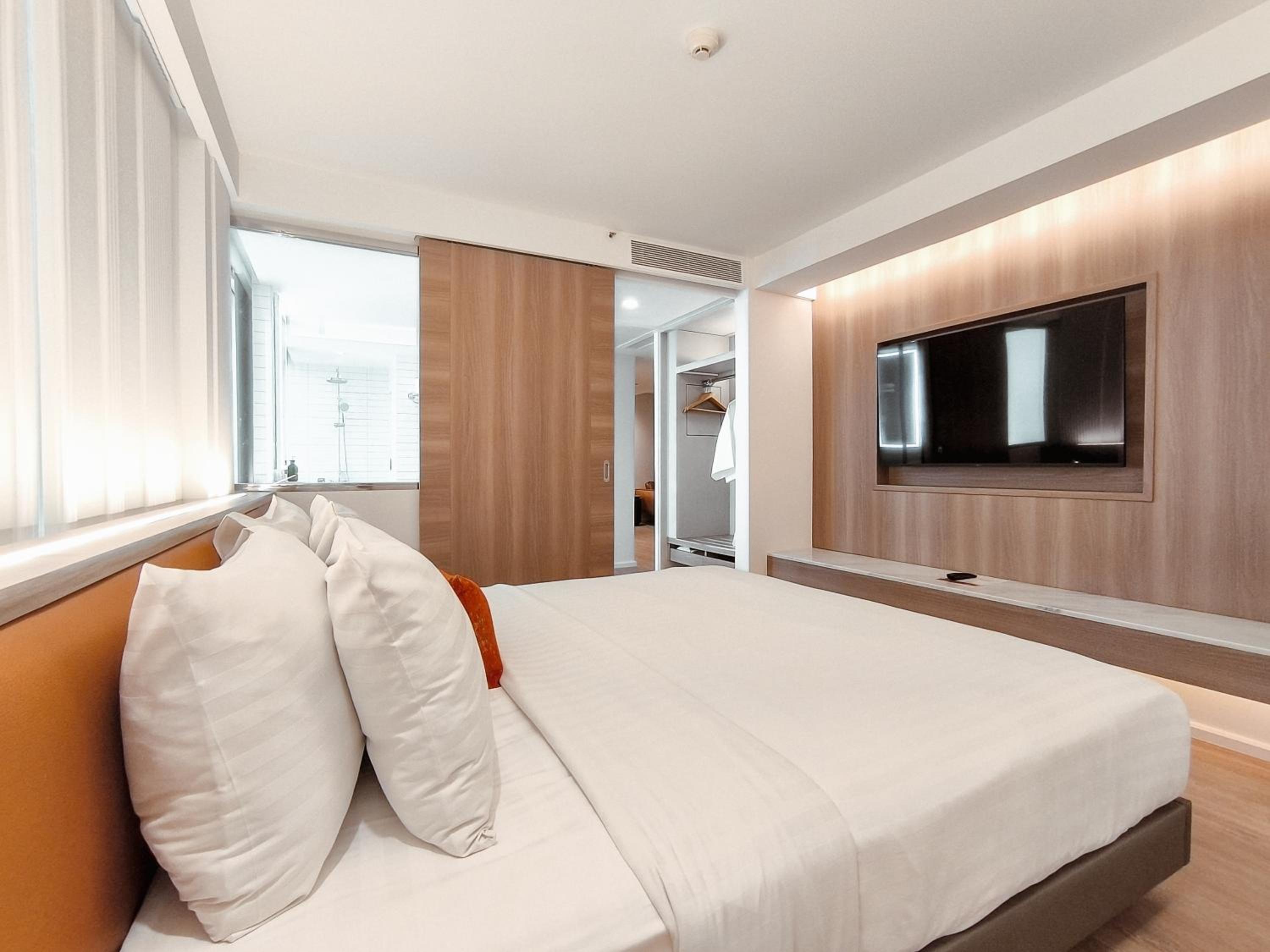 Family Suite with Bunk Bed photo 2