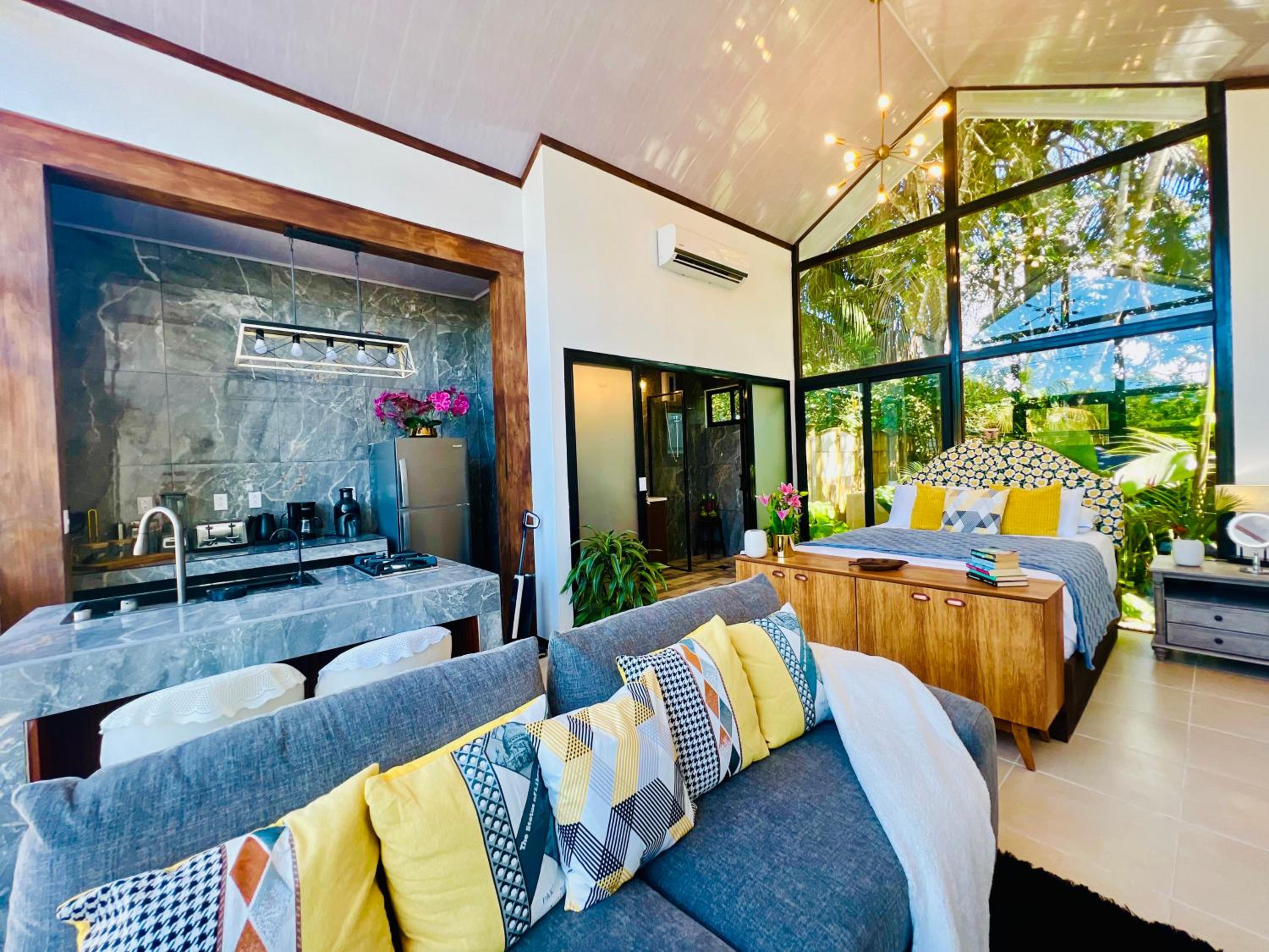 Deluxe Bungalow with Garden View photo 2