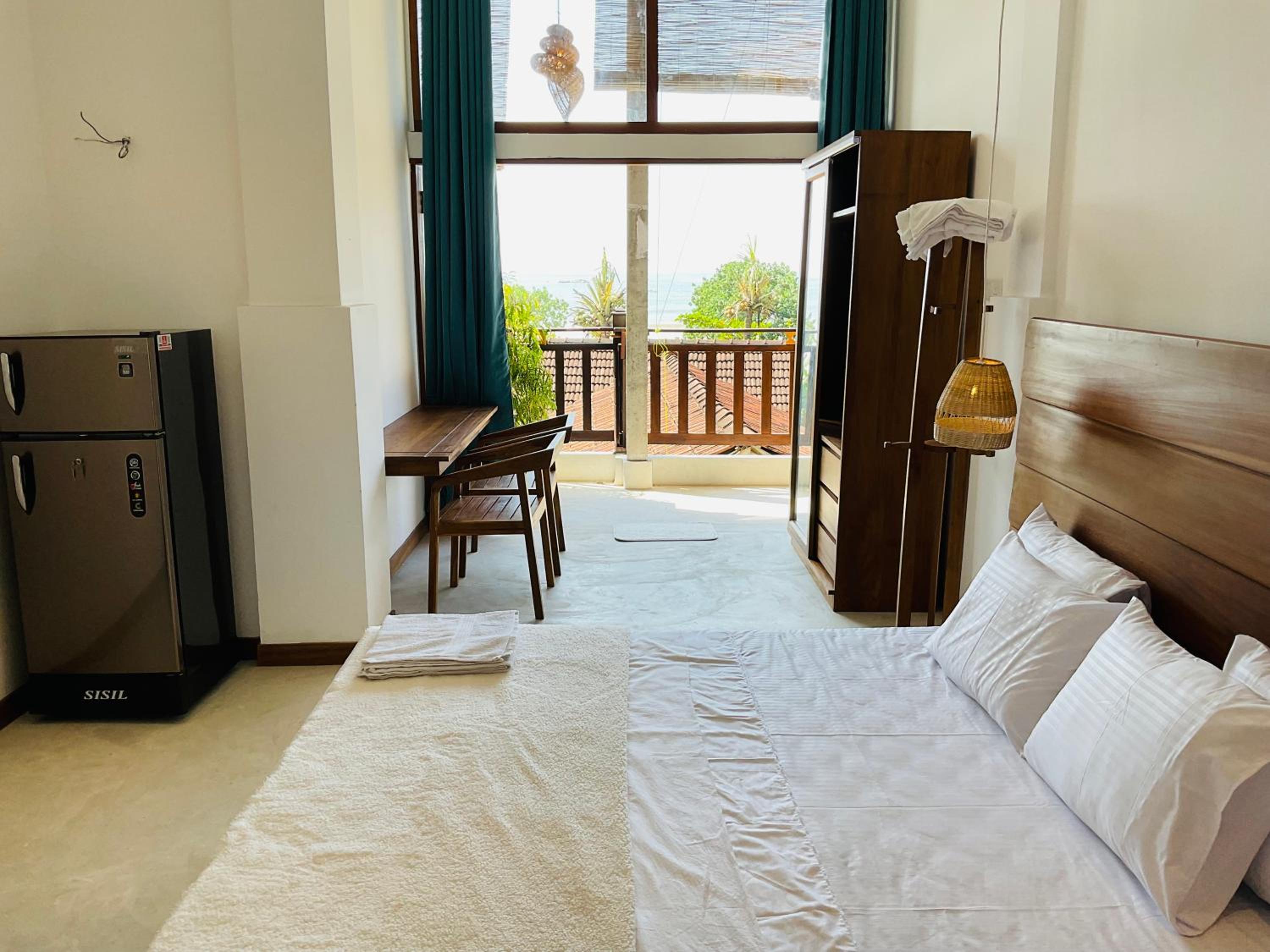 Deluxe Double Room with Balcony and Sea View photo 1